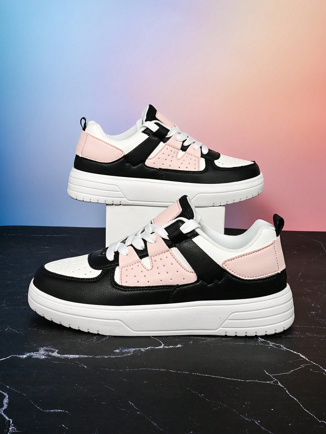 Girls' Sweet And Lovely Simple Casual Outdoor Style All-Season Slip-Resistant Lightweight Breathable Low-Top Teenager Sneakers Flat Sports And Casual Shoes