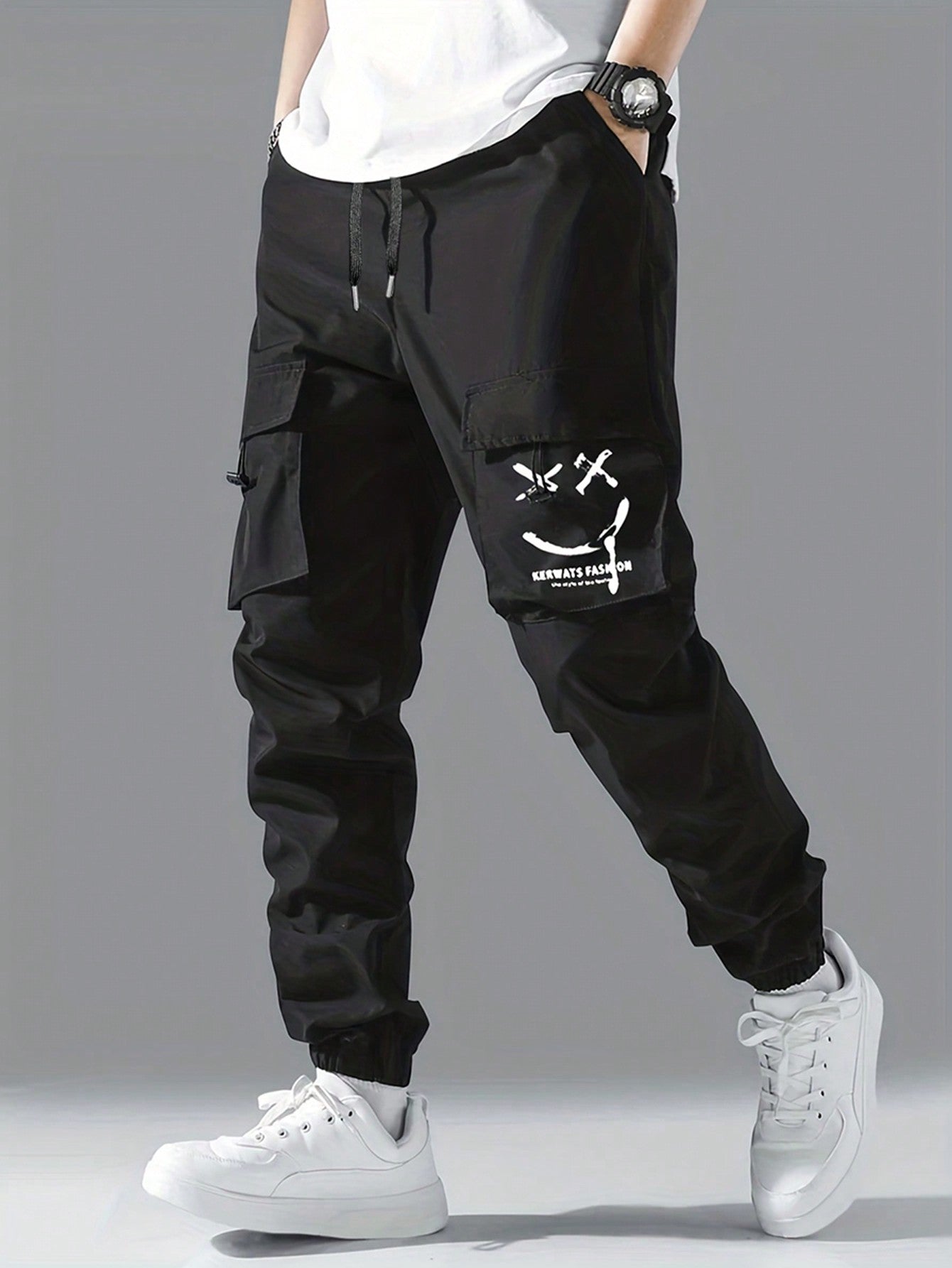 Men Letter Graphic Flap Pocket Drawstring Waist Cargo Pants