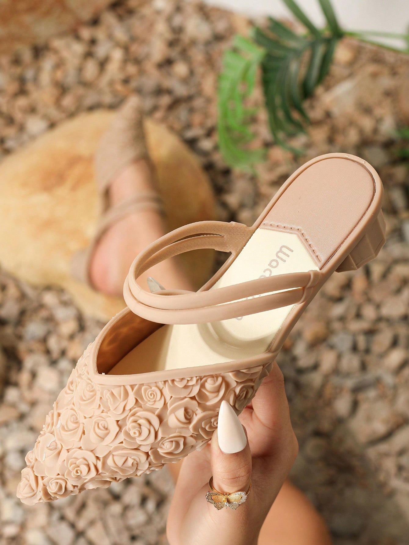 Ladies' Pointed Toe High Heels Rose Shaped Shoes Fashionable Brown Pumps, Spring & Summer Chunky Heel Elegant Lady Sandals