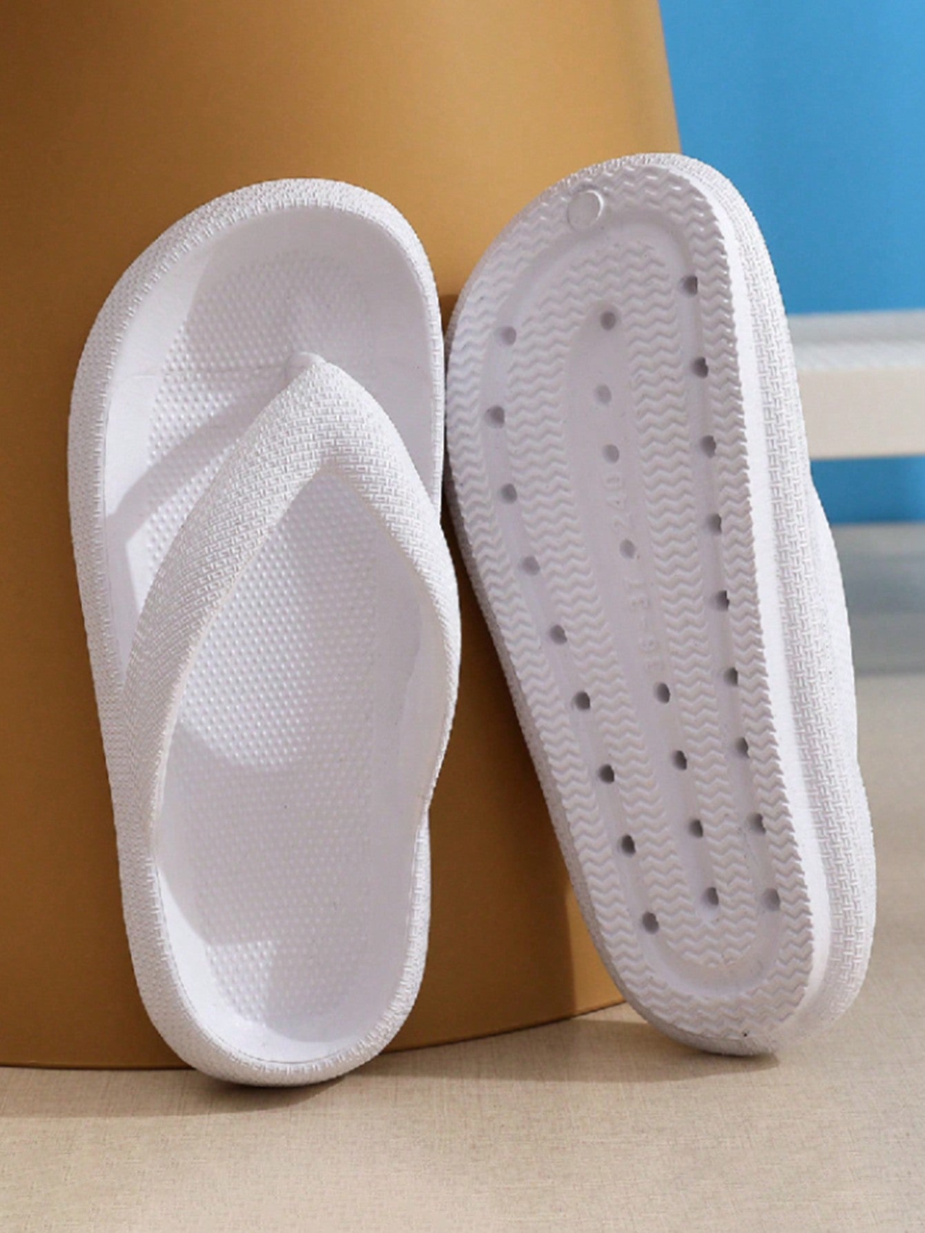 Women New Style Slip-Resistant Outdoor Slippers With Soft Sole And Thick Sole, Perfect For Bathroom, Couples Or Casual Wear