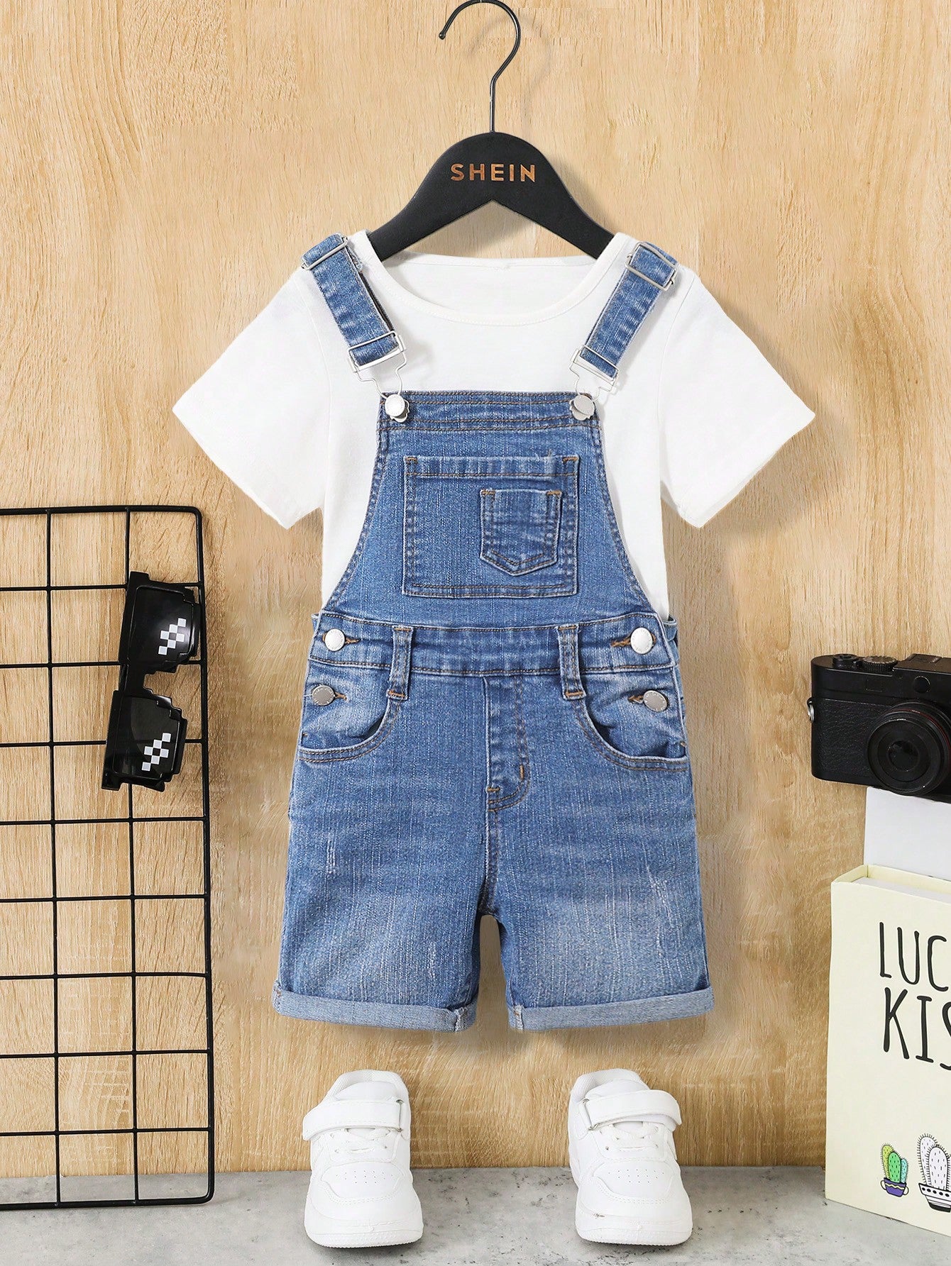 Young Boy High Stretch Regular Fit Water Washed Blue Denim Overalls With Pockets, Suitable For Spring And Summer Clothing