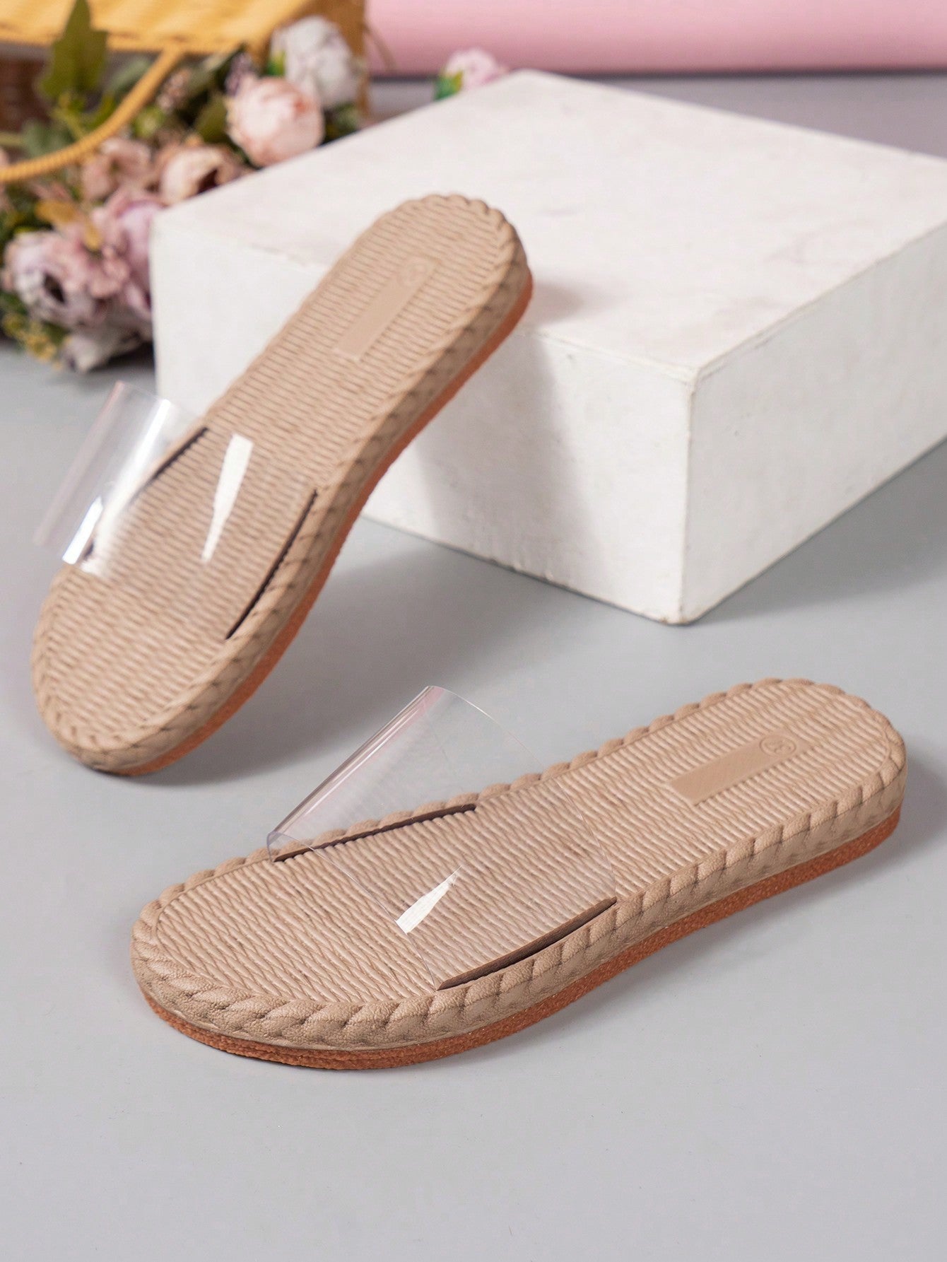 Women's Transparent Shoes Summer Outdoor Beach Comfortable Flat Classic Round Toe Simple Slide Sandals Cute Slippers