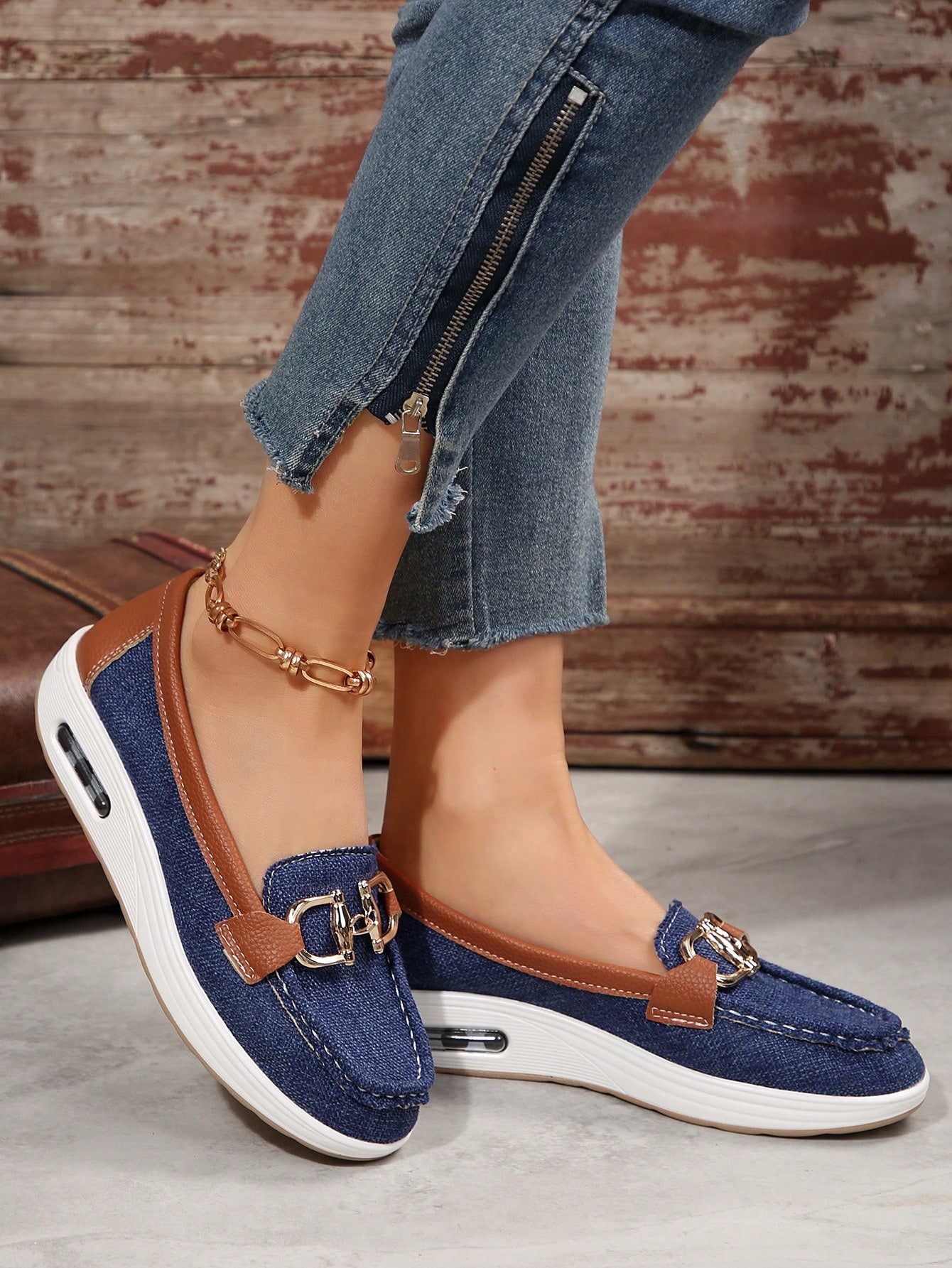 2024 Spring/Autumn New Arrival Plus Size Women Shoes, Metal Buckle, Thick Bottom, Shallow Mouth, Casual Loafers.