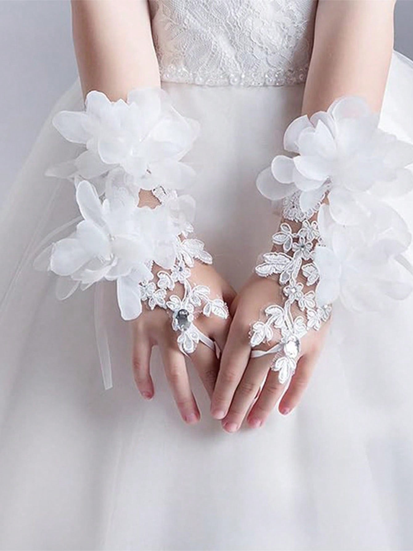 1 Double Flower Child Children's Gloves White Lace Dress Wedding Girl Performance Short Hook Finger Dew Finger Dance Decoration