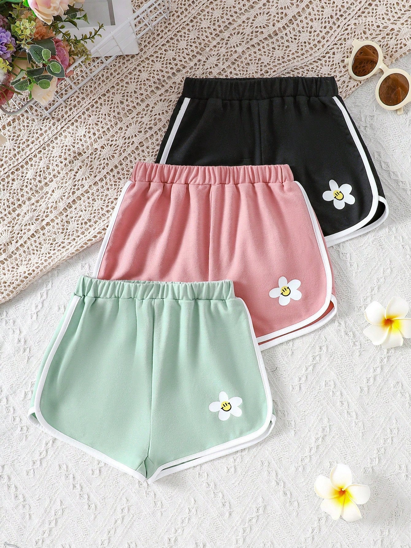 Young Girl Fresh Floral Print Contrast Trim Cute Casual Shorts 3pcs/Set