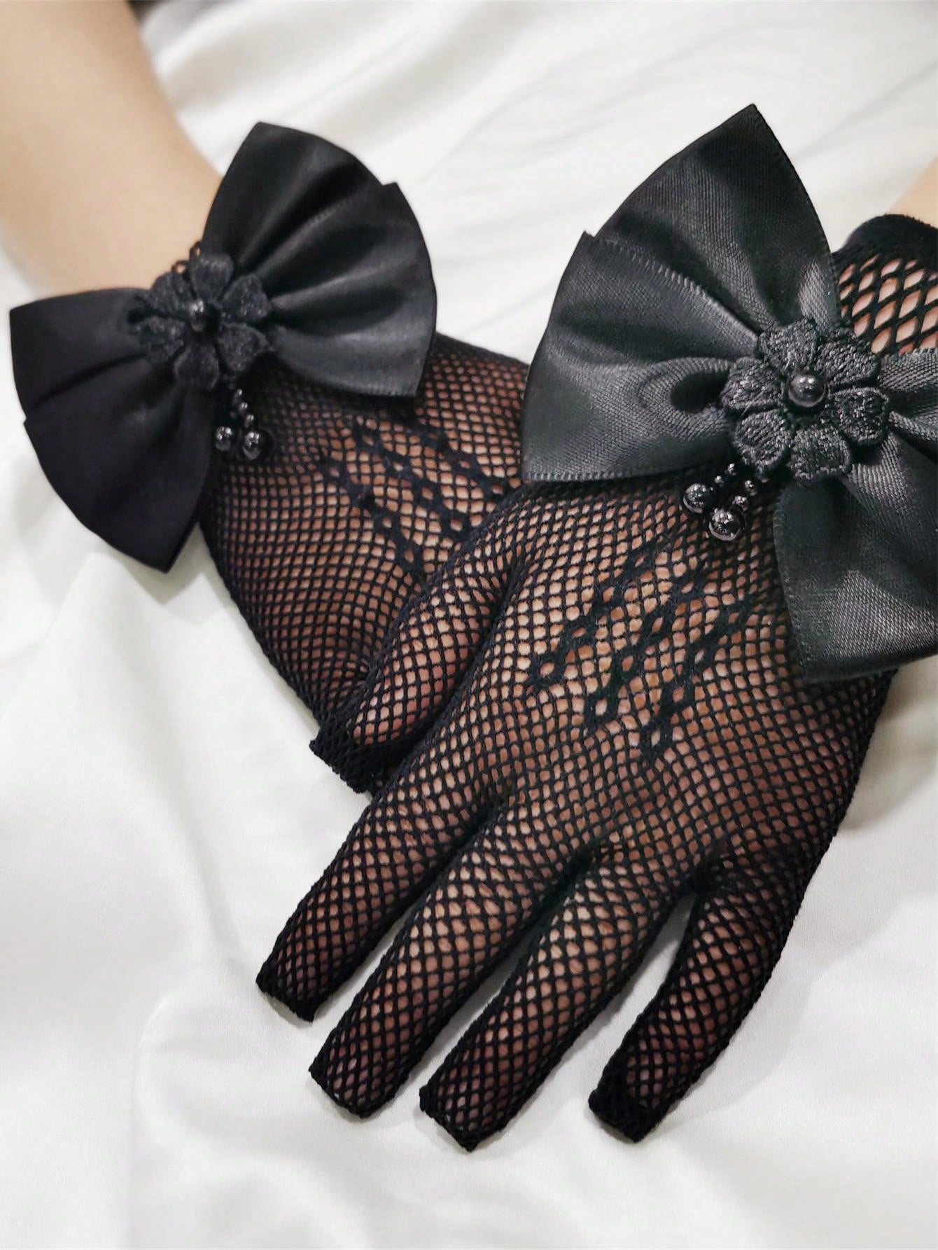 1pair Lace Hollow Out Bowknot & Pearl Princess Gloves (For Party & Festival)