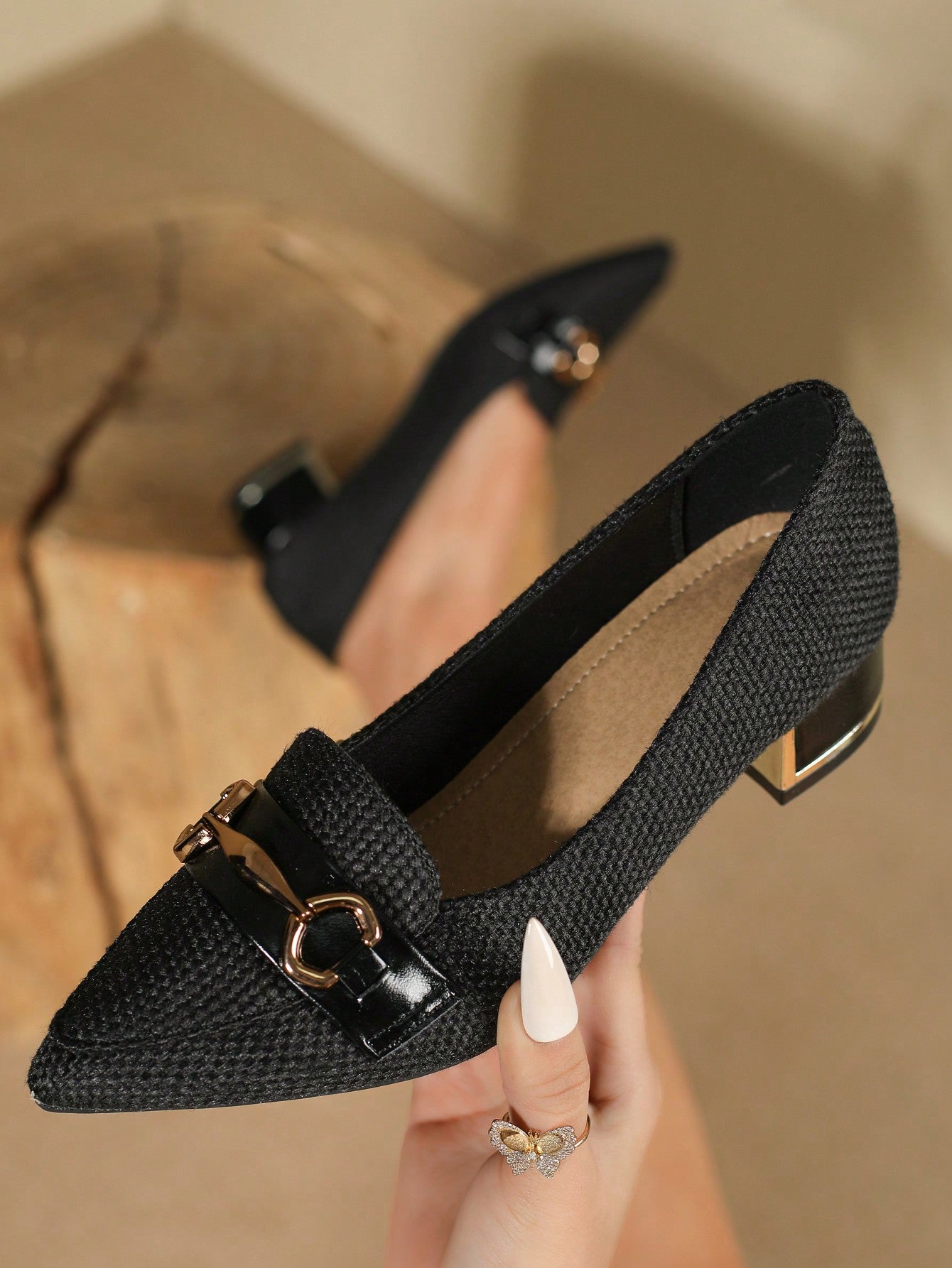 New Arrival High-end Pointed Toe Mules Shoes For Women With Chunky Heels Metal Buckle Ankle Straps