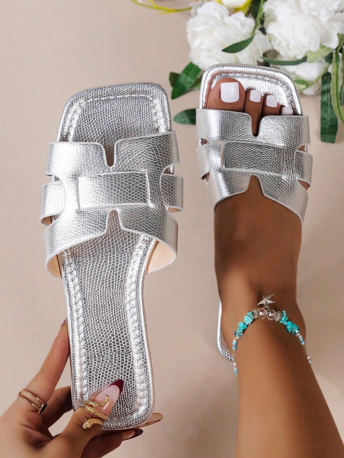 New Spring Summer Women's Fashionable H Slippers, Casual One-Strap Roman Sandals, Beach Flat Shoes