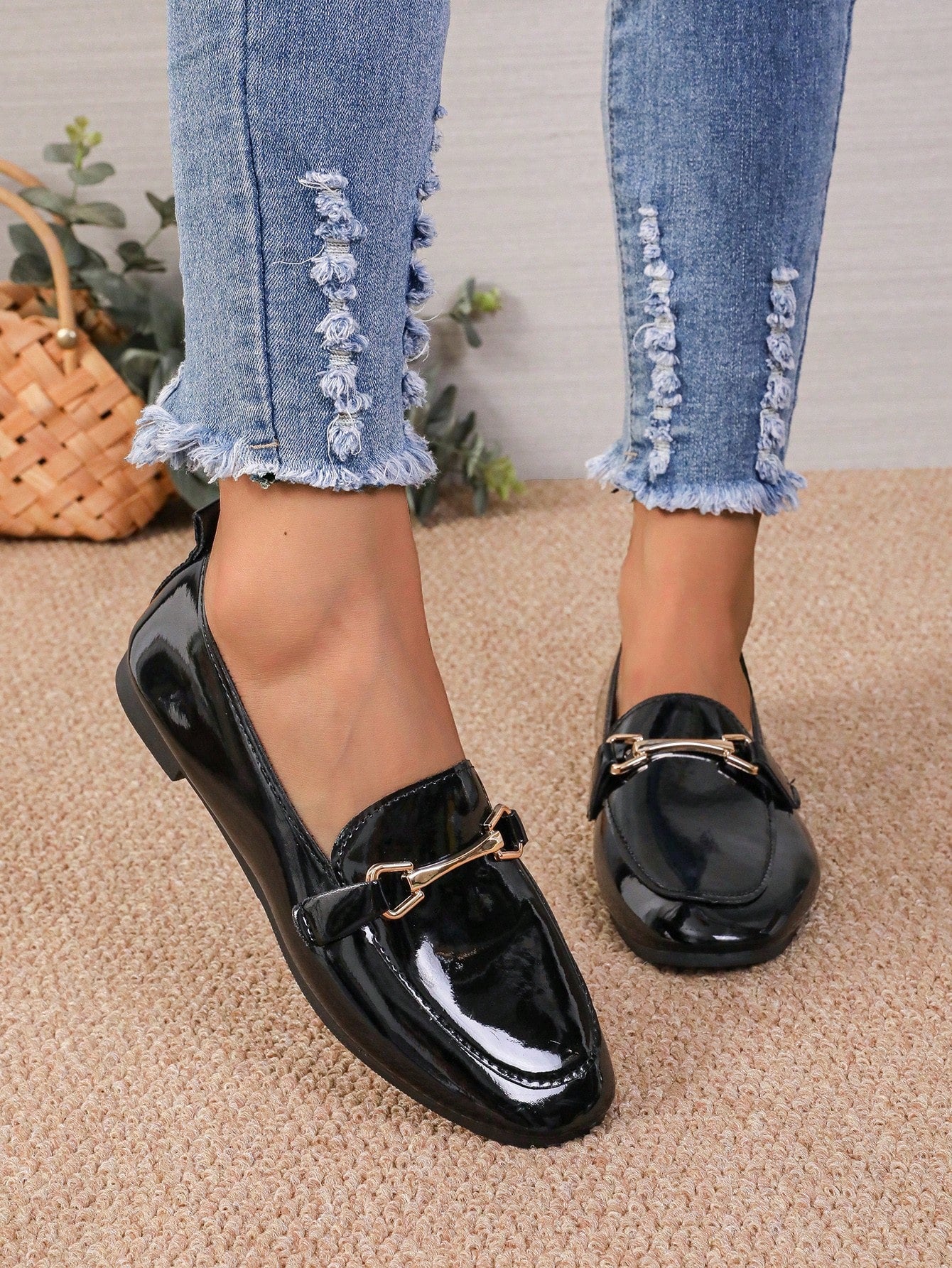 Women's Casual Shallow-Mouth Flat Shoes With Metallic Buckle Decoration