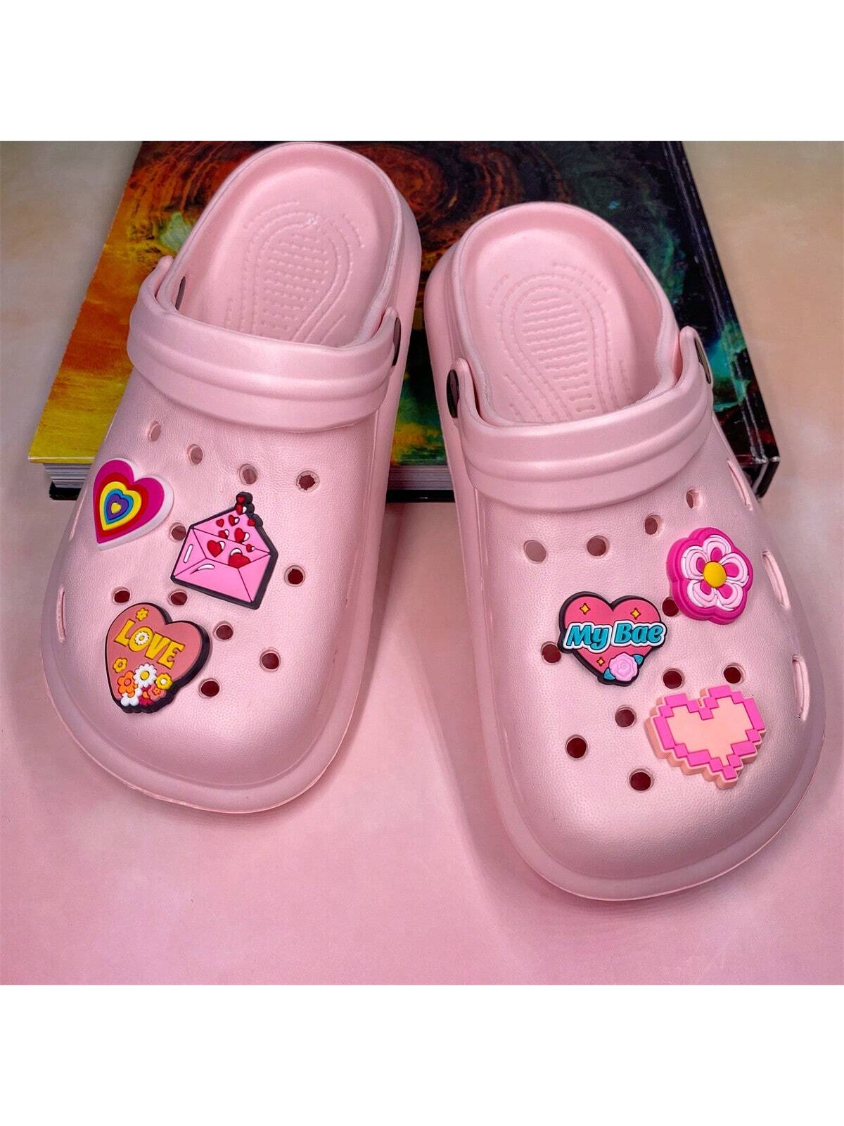 2023 New Fashionable Plus Size Women Shoes With Heart-Shaped Cartoon Pattern Design, Detachable Flowers Beach Slippers, Unisex Style, Special Offer Wholesale