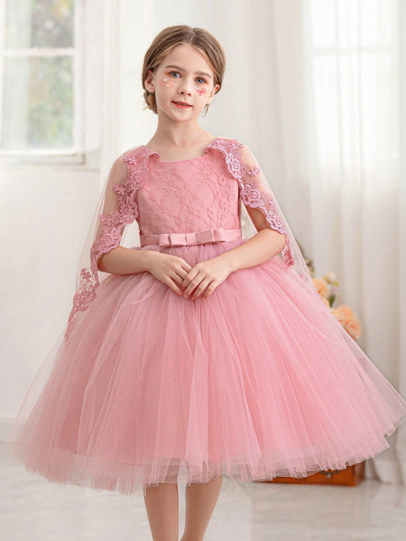 Young Girl Lace Patchwork & Tulle Cape Princess Dress Suitable For Birthday Party, Flower Girl Dress, Wedding, Dance Party, School Stage Performance