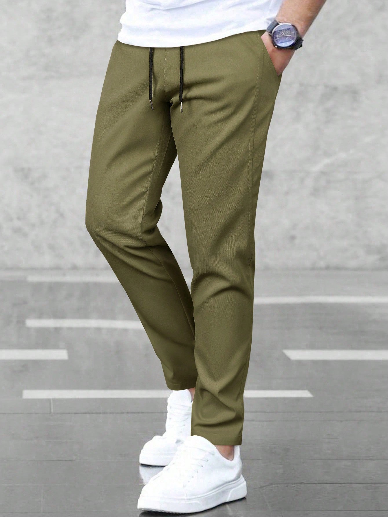 Men Solid Slant Pocket Drawstring Waist Pants