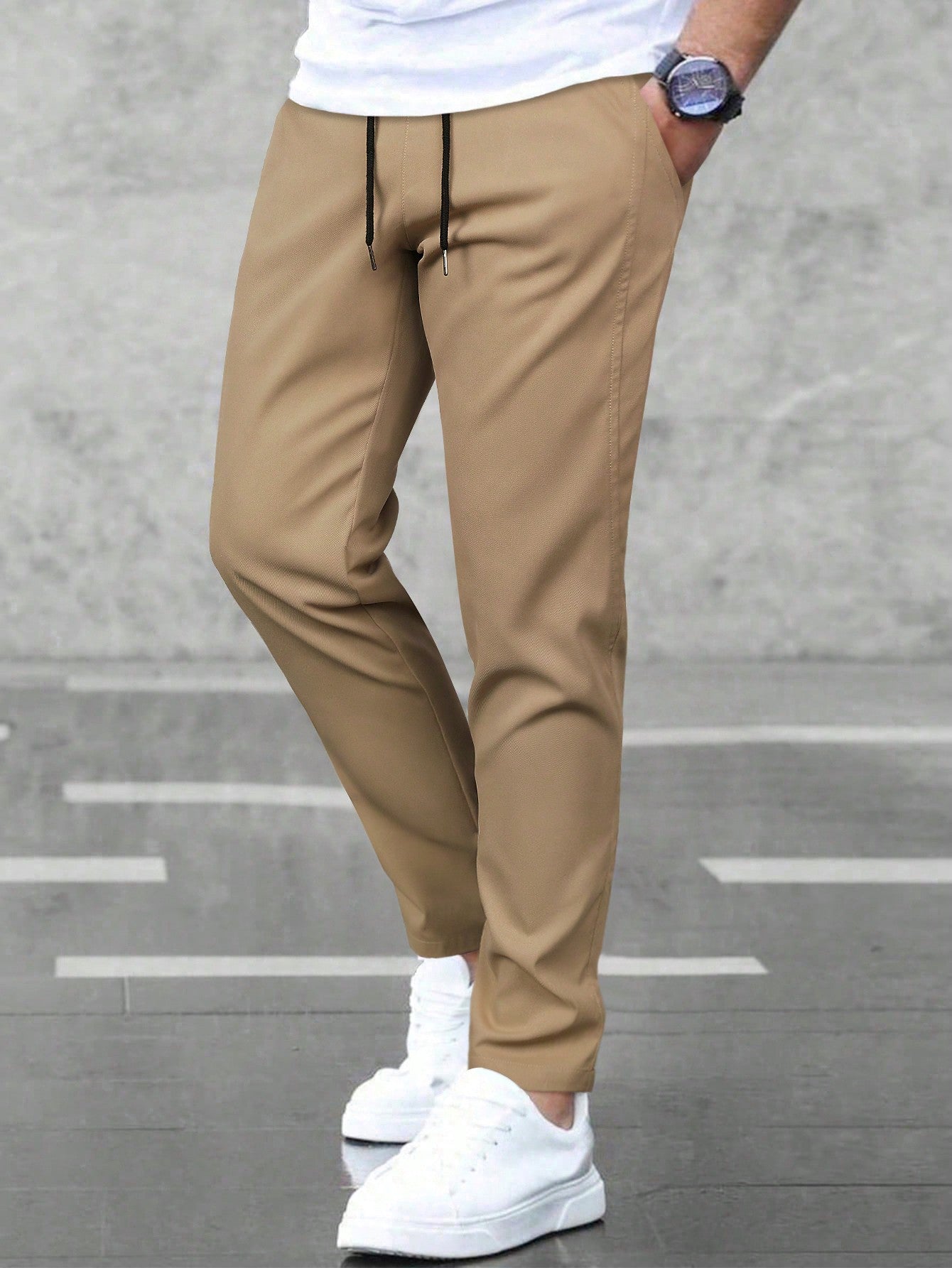 Men Solid Slant Pocket Drawstring Waist Pants