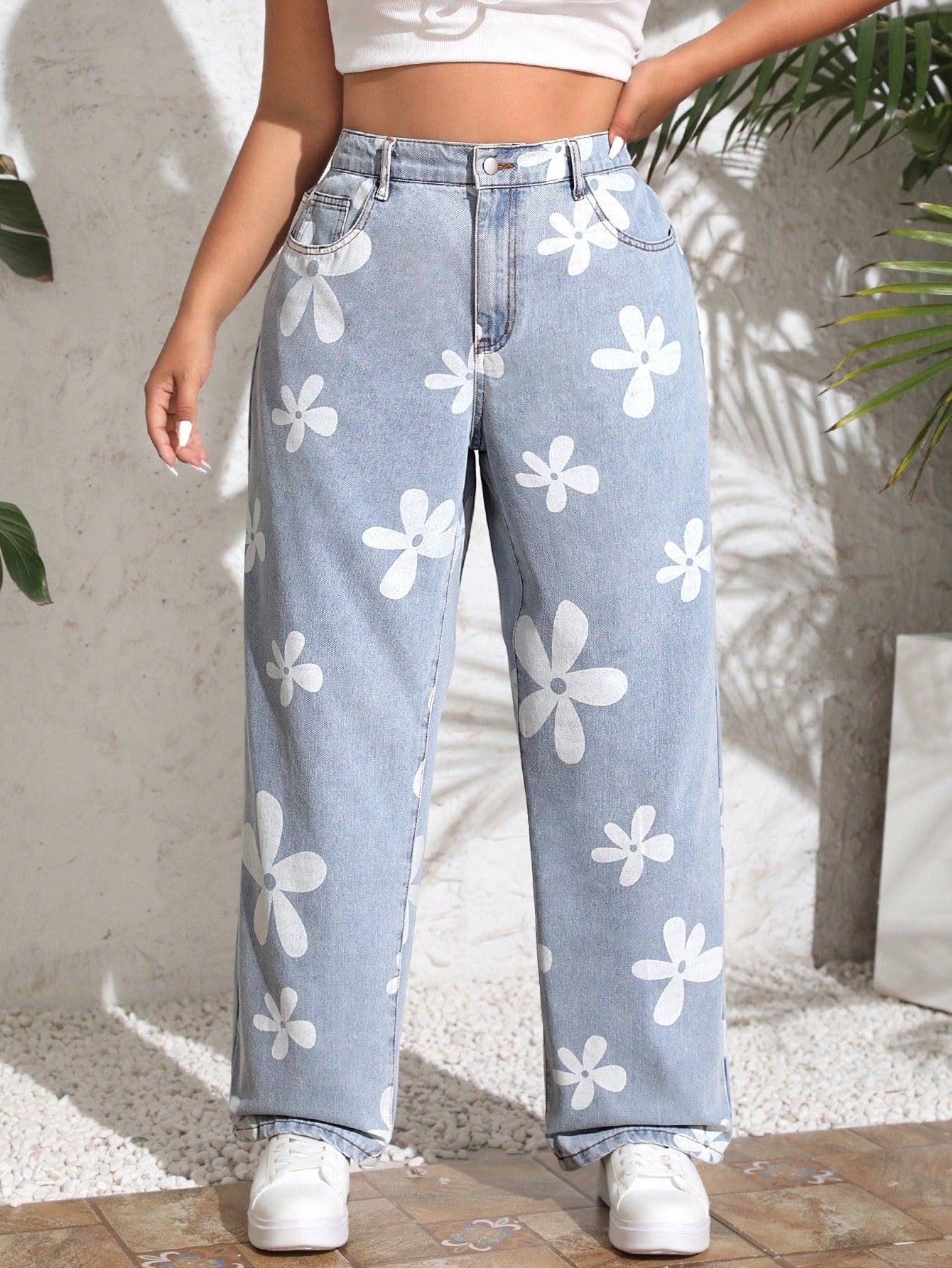 Floral Printed Plus Size Women Wide Leg Casual Jeans With Side Pockets