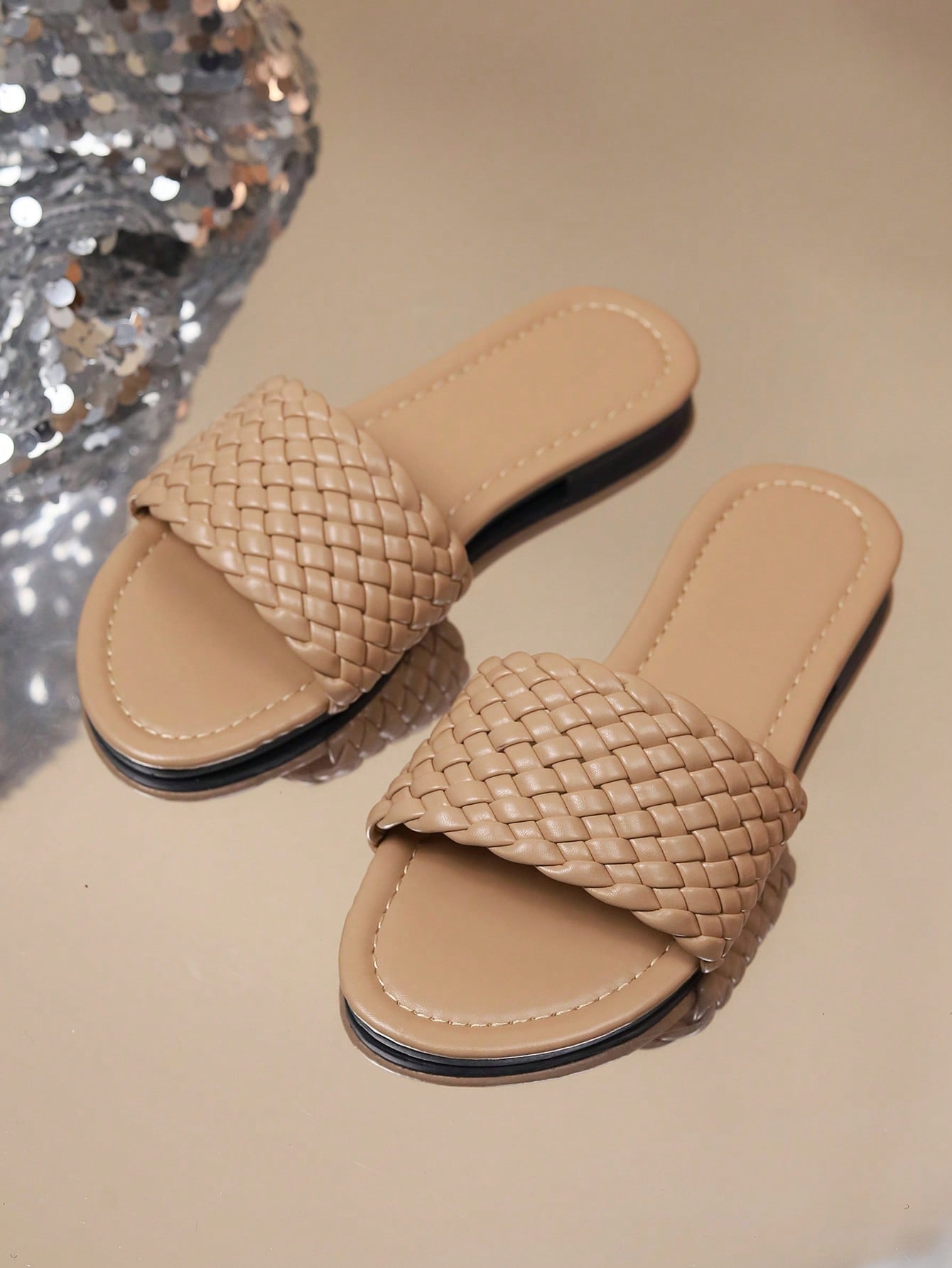 Teenagers' Woven Pu Non-Slip & Wear-Resistant Round Toe Flat Fashionable Sandals, Ideal For Outdoor, Beach, And Holiday, Summer