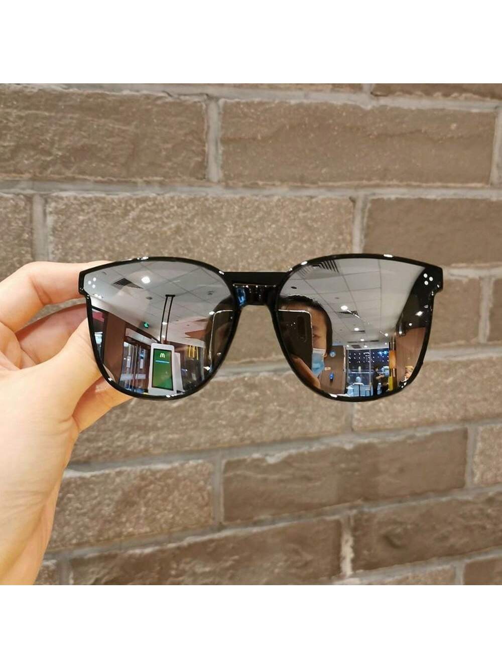 1pc Children's Personality Cool Sunglasses, Uv Resistant, Fashionable Summer Accessory For Boys And Girls