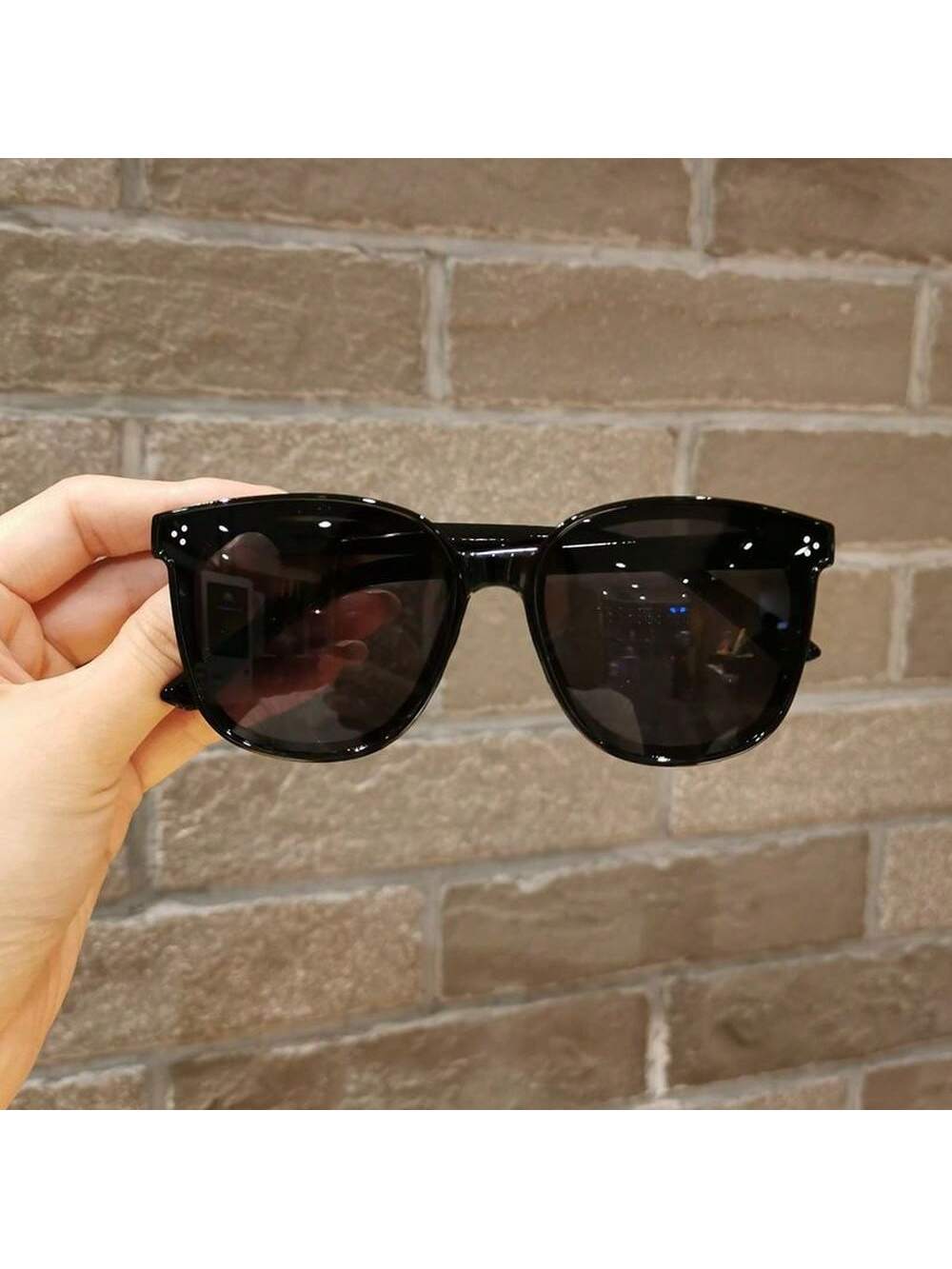 1pc Children's Personality Cool Sunglasses, Uv Resistant, Fashionable Summer Accessory For Boys And Girls