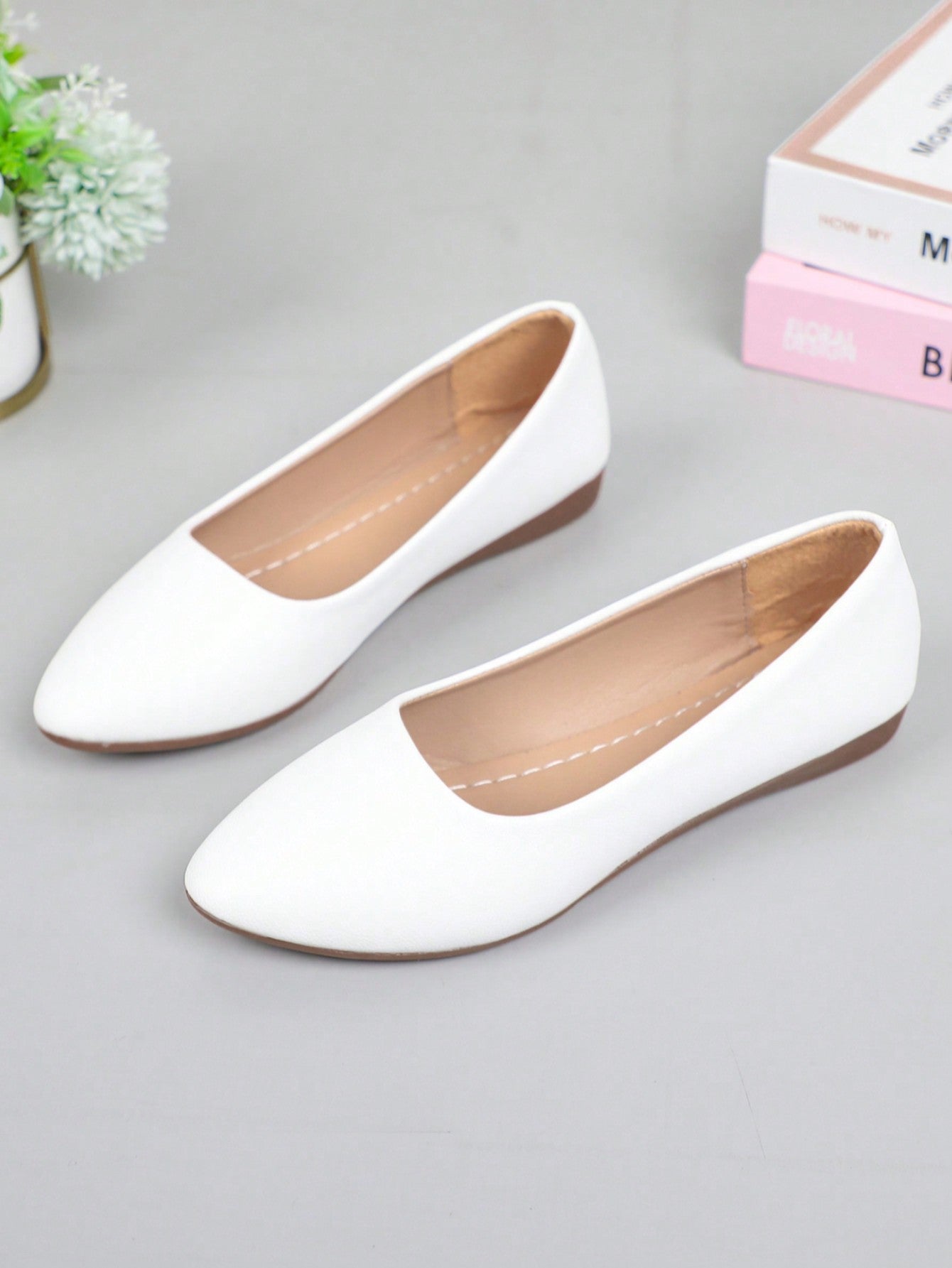 Women's Loafers, New Flat Shallow Mouth Peas Shoe, All-Match Soft Bottom Casual And Work Leather Shoes