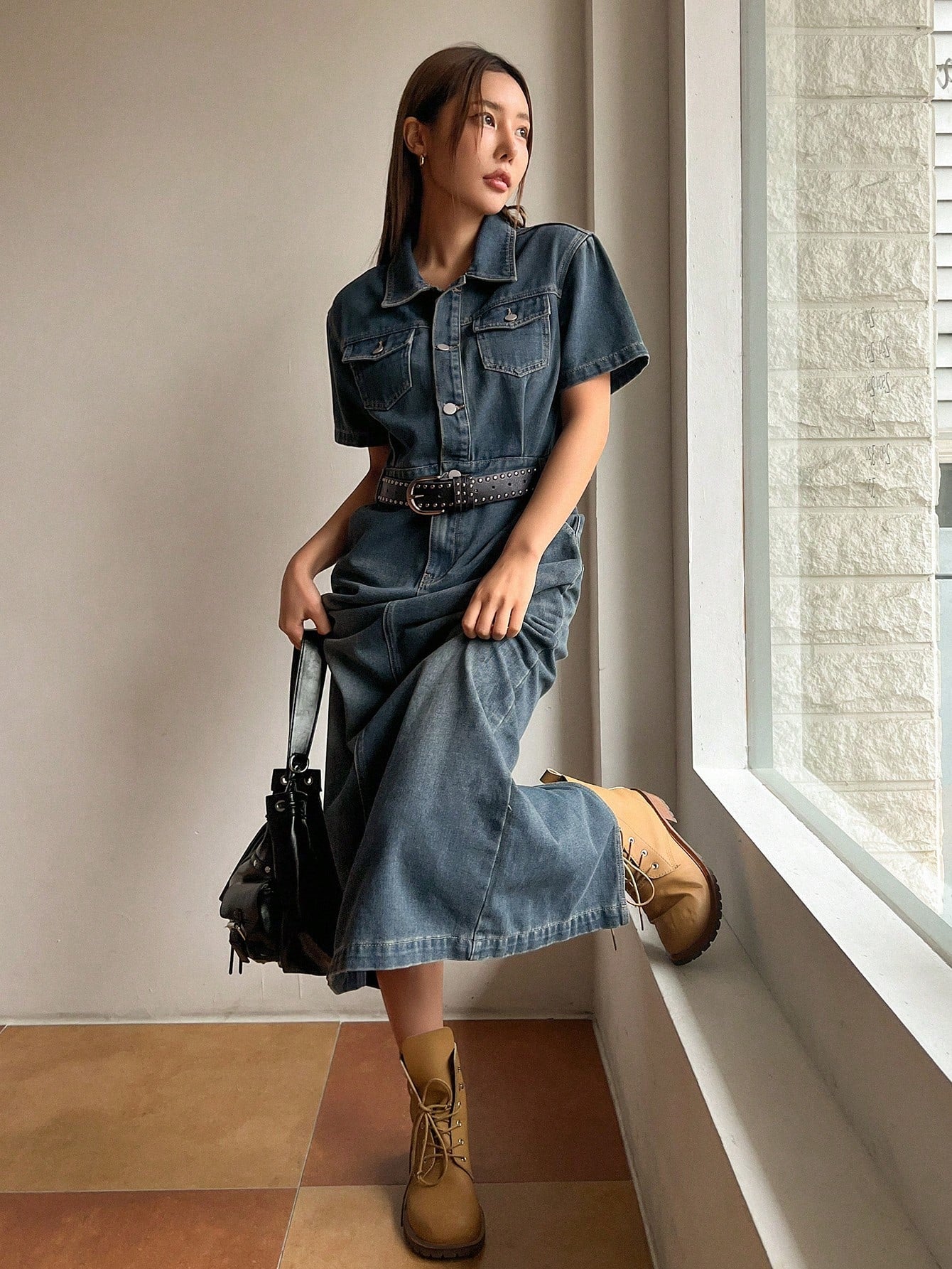 Vintage Faded Collar Short Sleeve Denim Dress With Pocket Detailing And Waist Emphasizing For Women