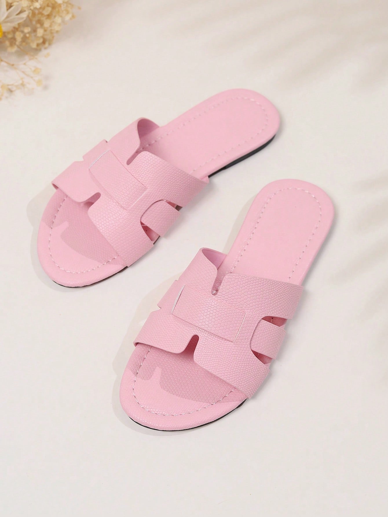 Teenagers' Light, Slip-Resistant, Wear-Resistant PU Flat Sandals With Round Toe, Suitable For Summer, Fashionable Style, Ideal For European And American Holiday Beaches