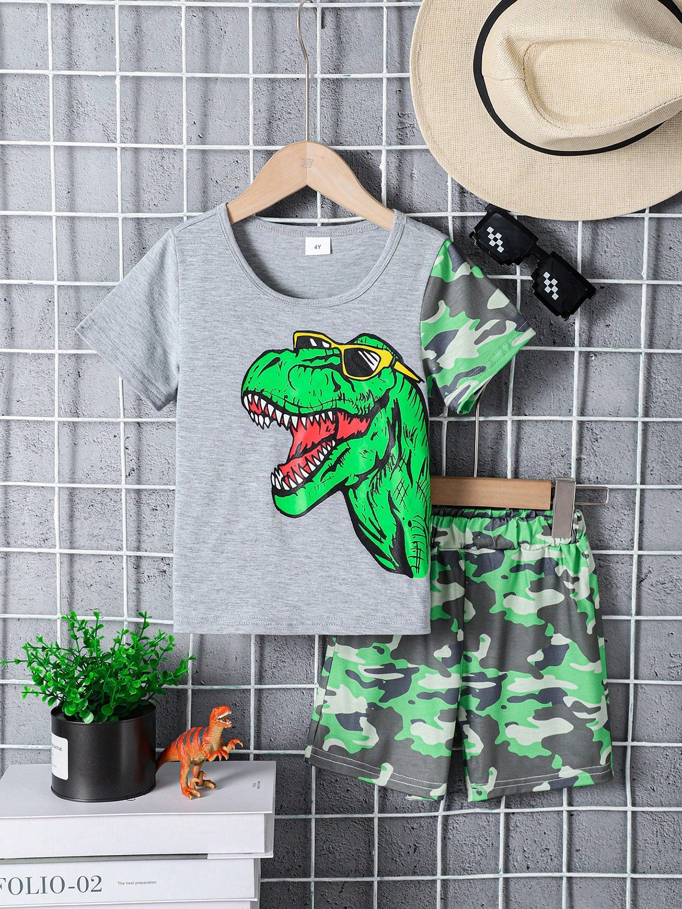 Young Boy Dinosaur Printed Camouflage Patchwork Short Sleeve T-Shirt And Shorts 2pcs Set For Summer