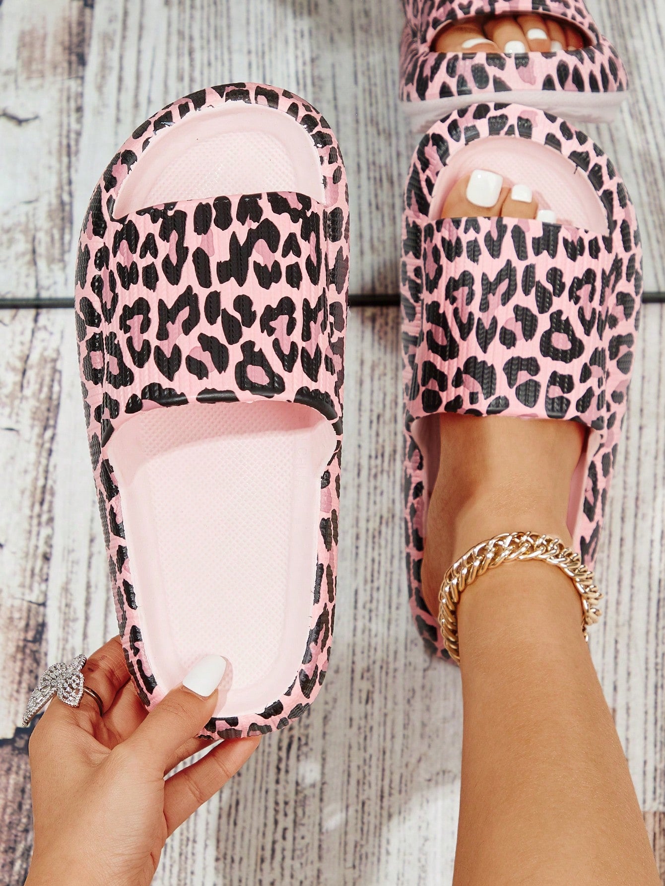 Women's Leopard Print Sandals, Fashionable Thick-Soled Elastic Indoor House Beach Slippers For Summer, Suitable For Couples