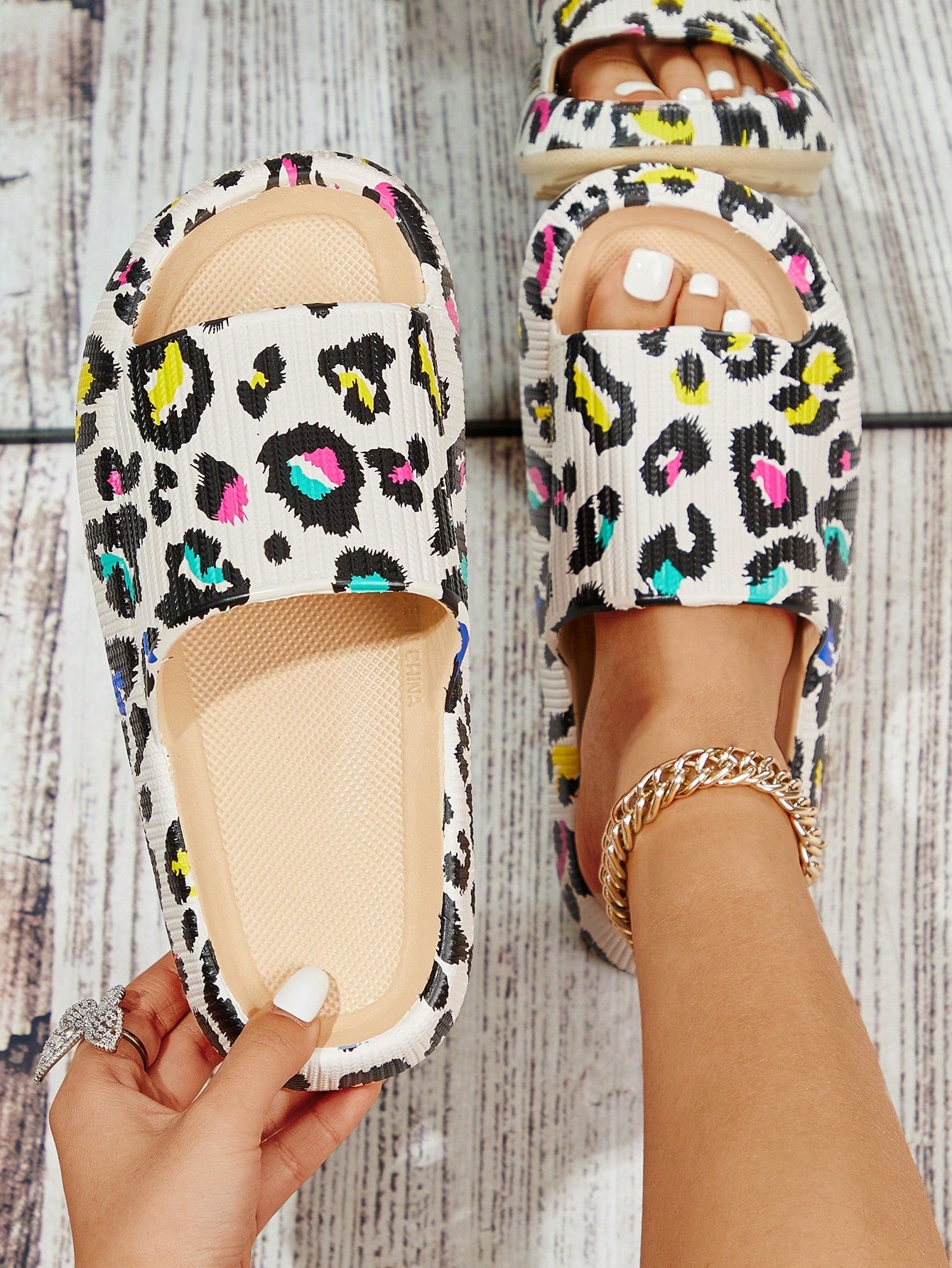 Women's Leopard Print Sandals, Fashionable Thick-Soled Elastic Indoor House Beach Slippers For Summer, Suitable For Couples