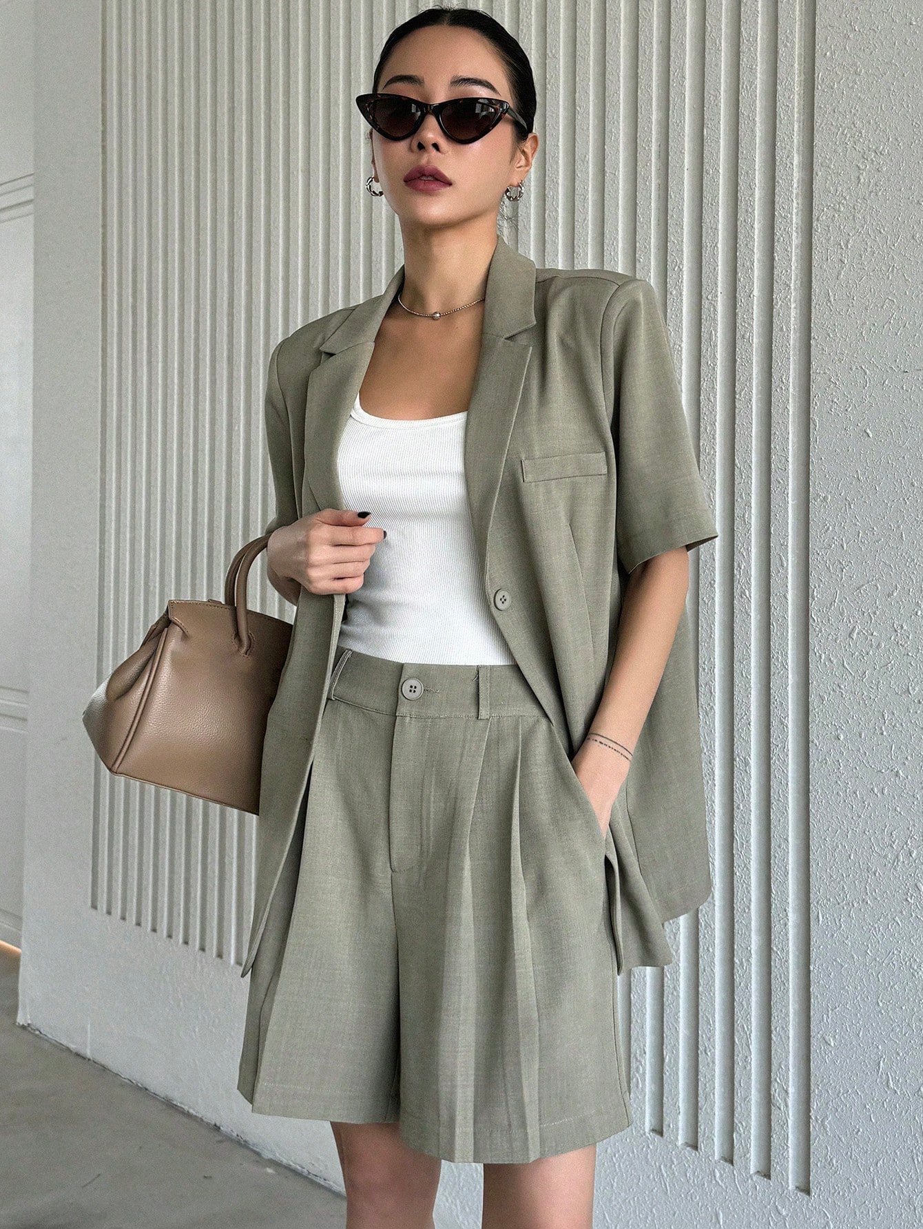 Solid Color Loose Fit Shorts & Short Sleeve Turn-Down Collar Blazer Suit Set