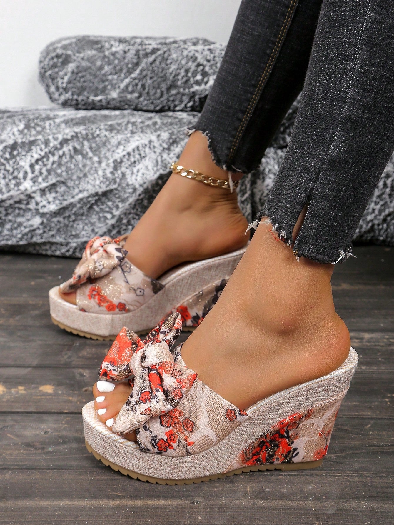 Women's Wedge Heel Thick-Sole Slides, Fashionable And Versatile, With Sparkly Peep-Toe, Bow, Floral Print, Non-Slip Cloth And Colorblock, Suitable For Indoor And Outdoor Use, Comfortable And Light, Can Be Worn As Sandals, High-Heeled And Platform Shoes, S