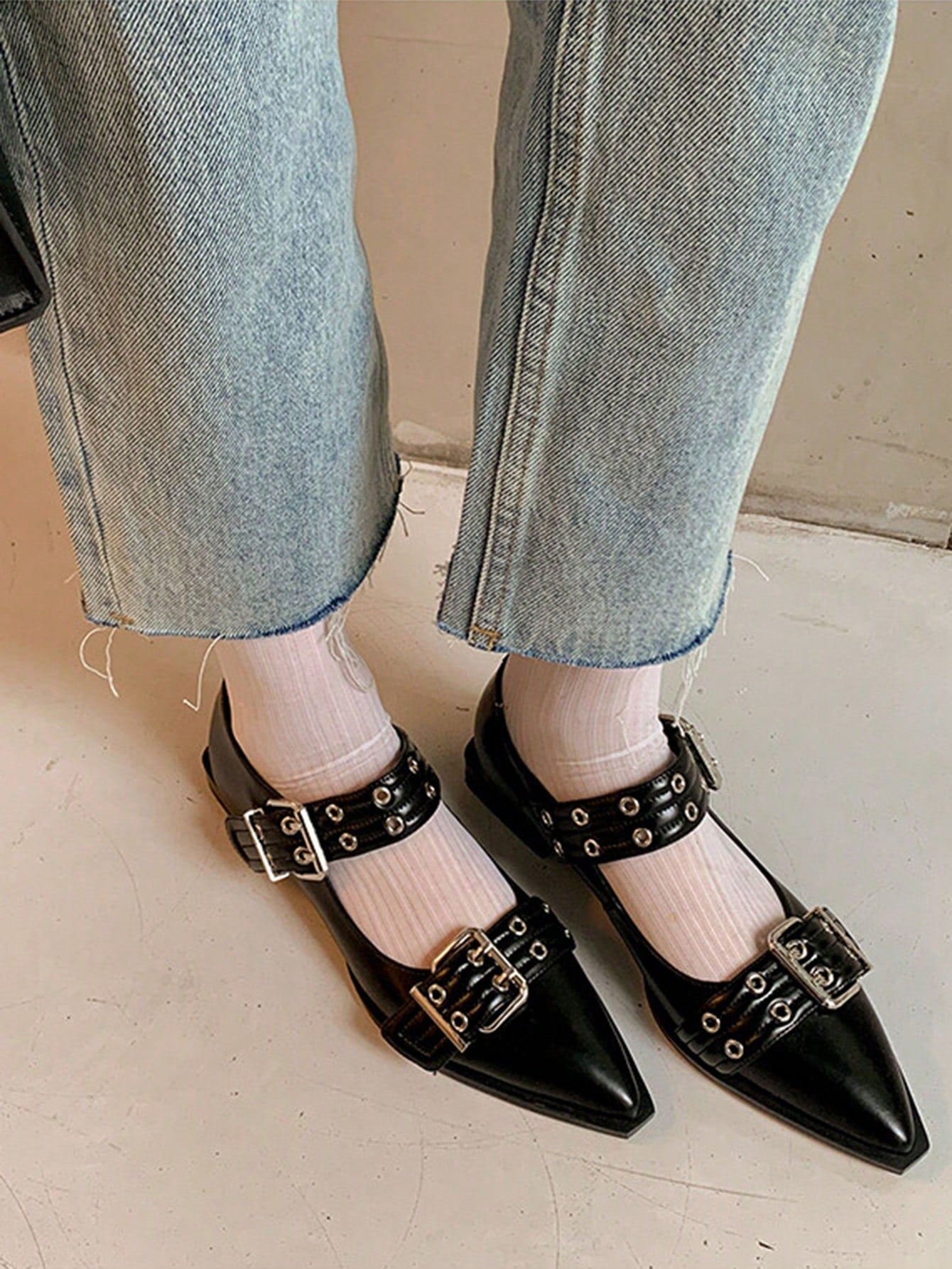 Fashionable Pointed Toe Mid Heel Belt Buckle Chunky Heel Women Shoes New Style Autumn Punk Style Strap Shoes