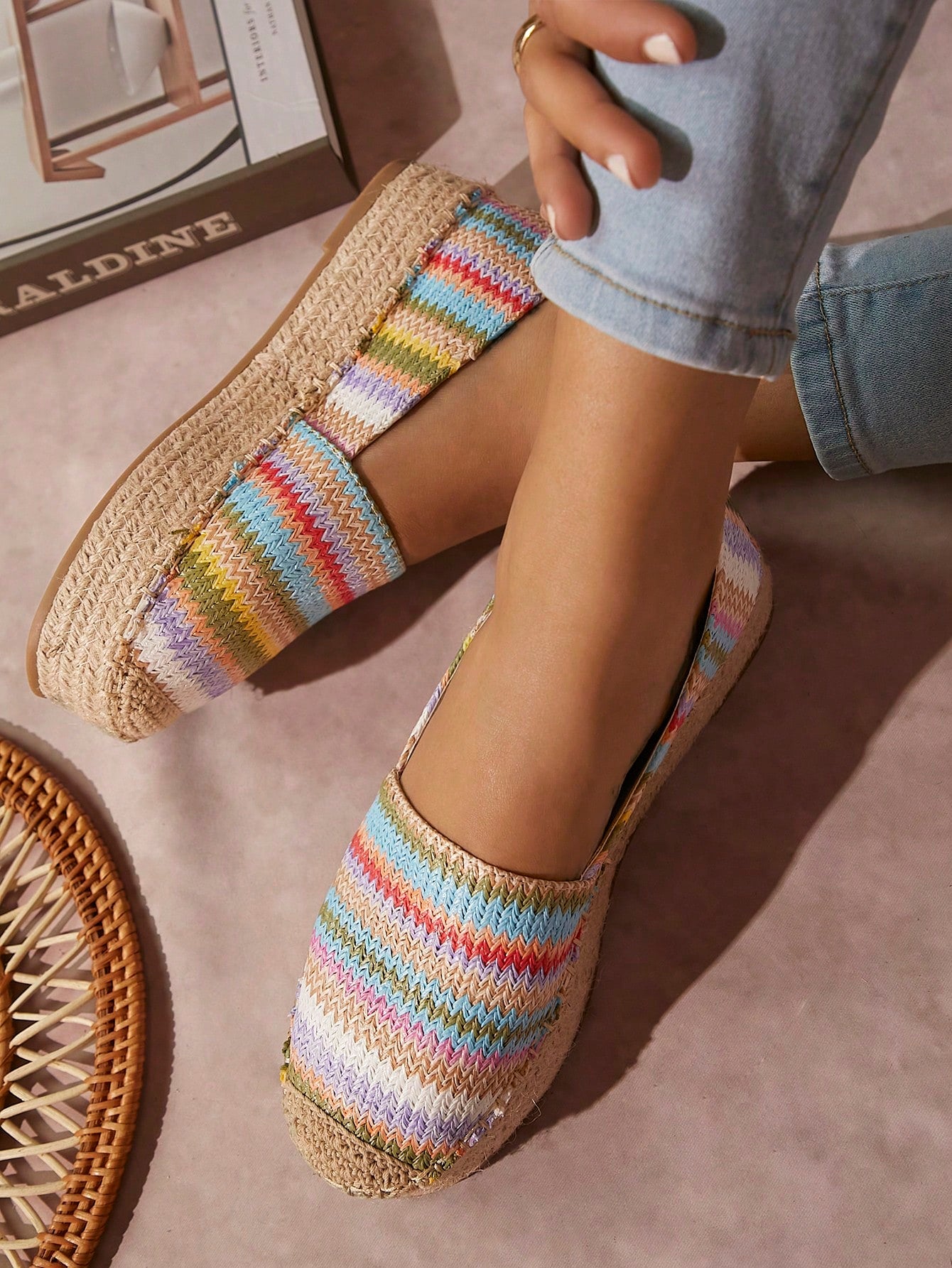 Women's Fashionable Woven Flat Sandals For Holiday