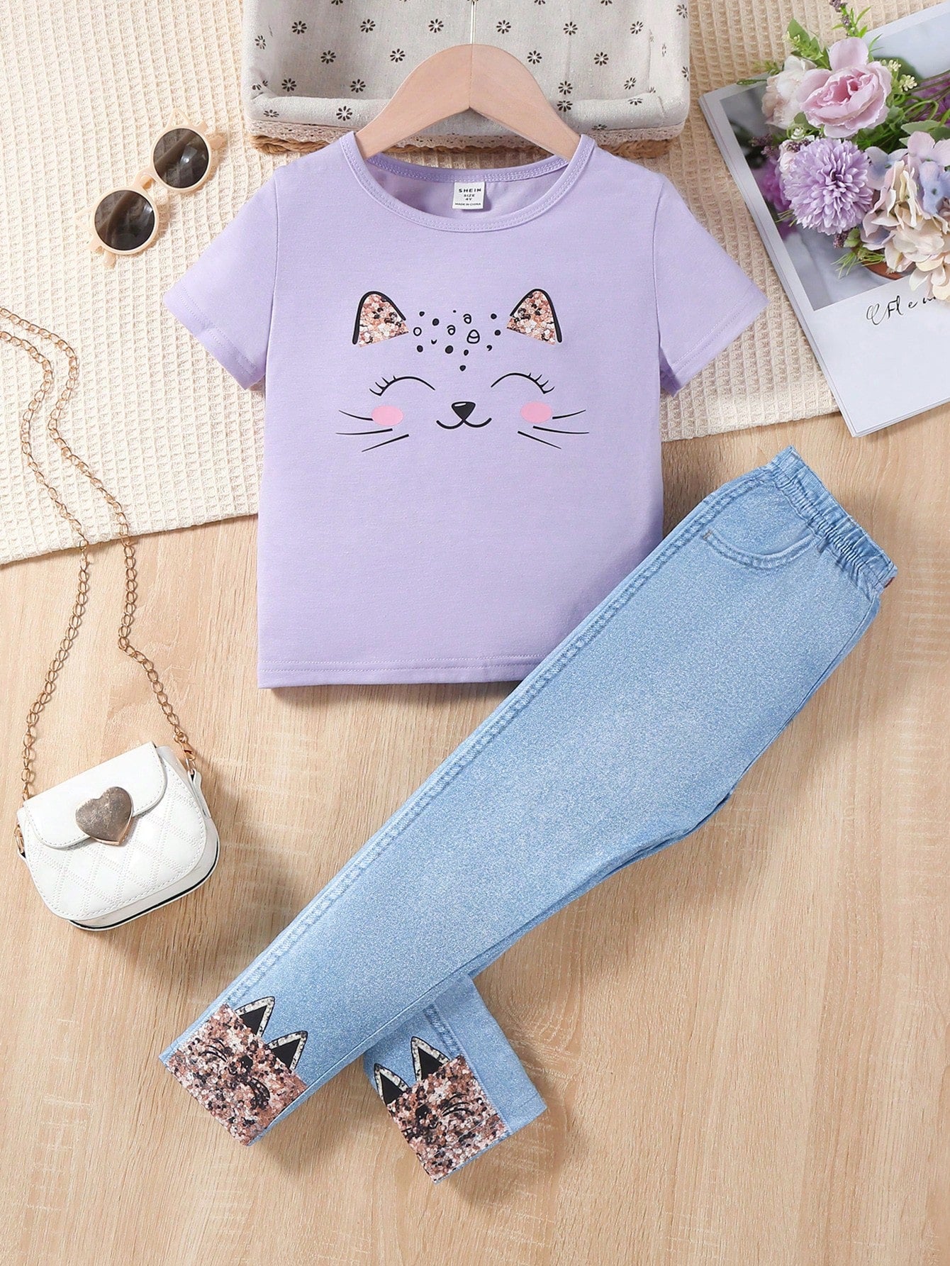 Young Girl Cute Cat Smiling Face Print T-Shirt And Jeans With Beads Decoration Pants Set For Casual, Sport And Daily Wear In Summer