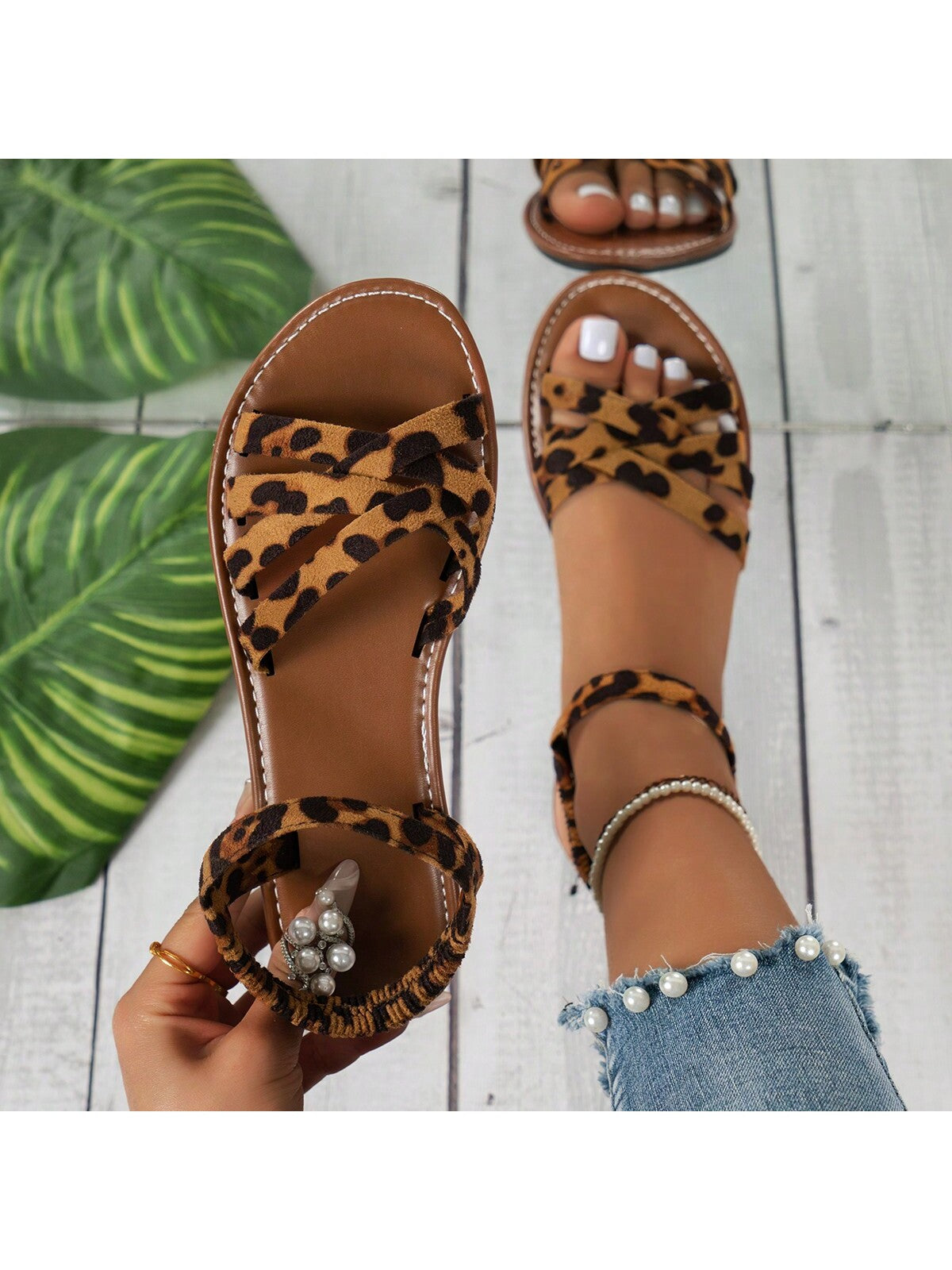 New Spring And Summer Flat-Bottomed Buckle Strap Leopard Women's Slippers For Plus Size