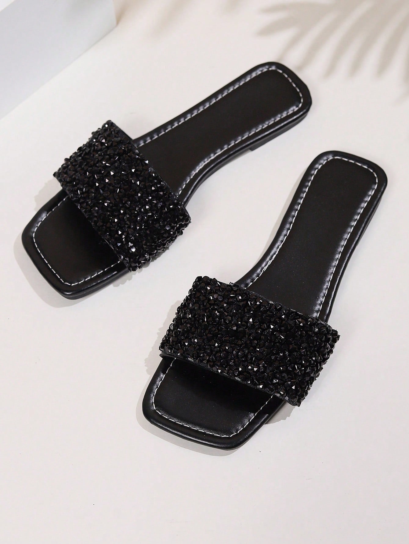 Teenagers' Korean Style New Fashion Anti-Slip & Wear Resistant Rhinestone Embellished One-Belt Open-Toe Slipper Suitable For Outdoor, Beach, Vacation In Summer