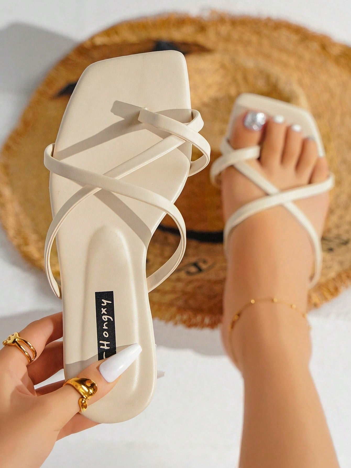 Ladies' Fashionable Casual Slip-On Sandals With Toe Loop, Lightweight Vacation-Style Band Square-Toe Flat Sandals In Beige For Summer