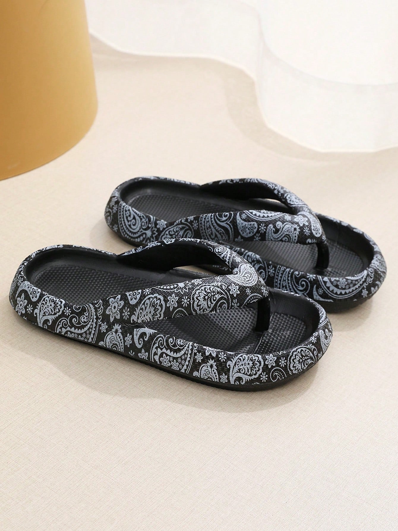 Summer Beach Slipper Women's Thick-soled Anti-slip Plastic Sandals Leopard Print Casual Cloud Slippers, Fashionable Leopard Print Flip Flops