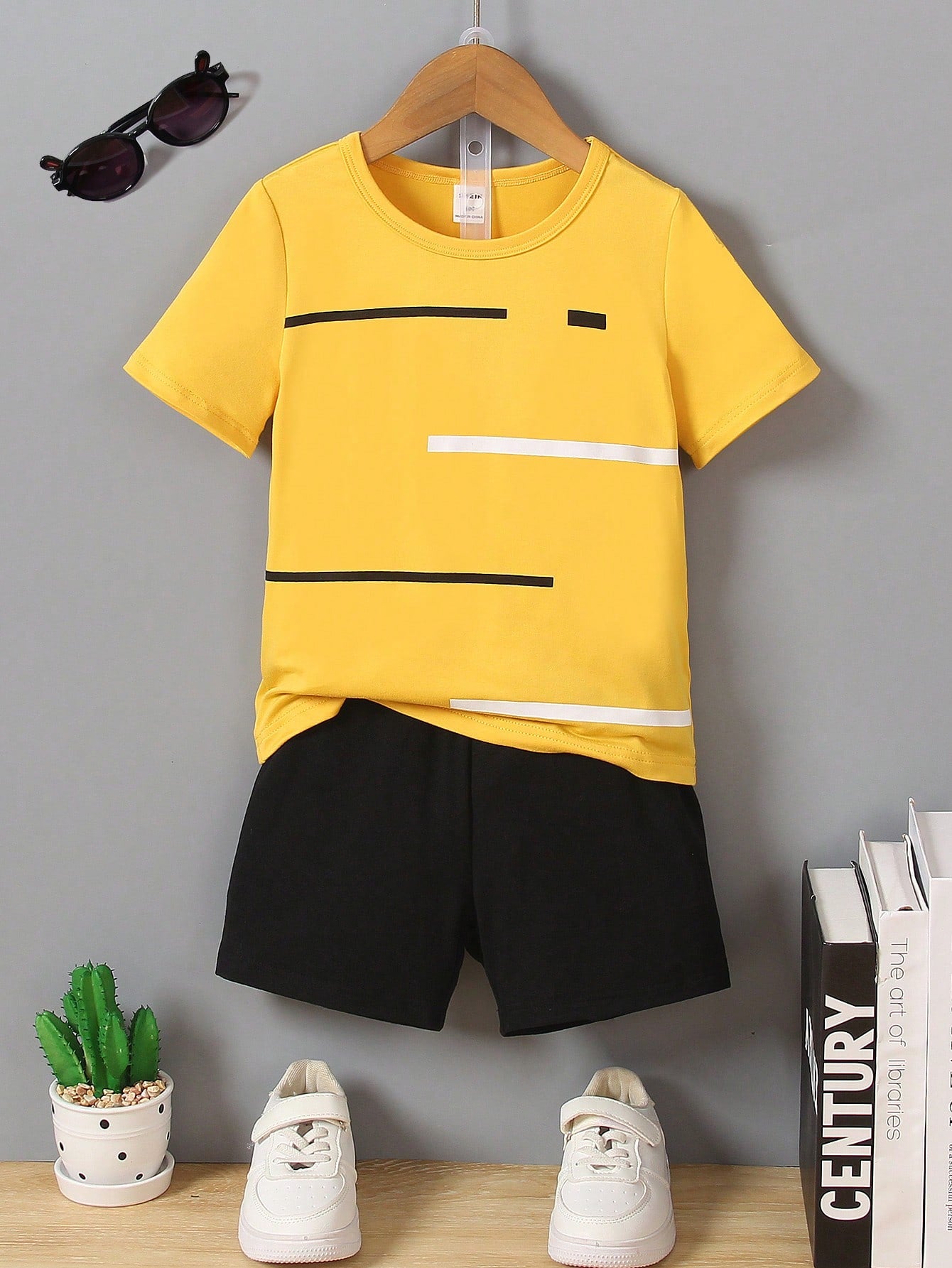 Young Boy Striped Round Neck Short Sleeve T-Shirt And Shorts Set