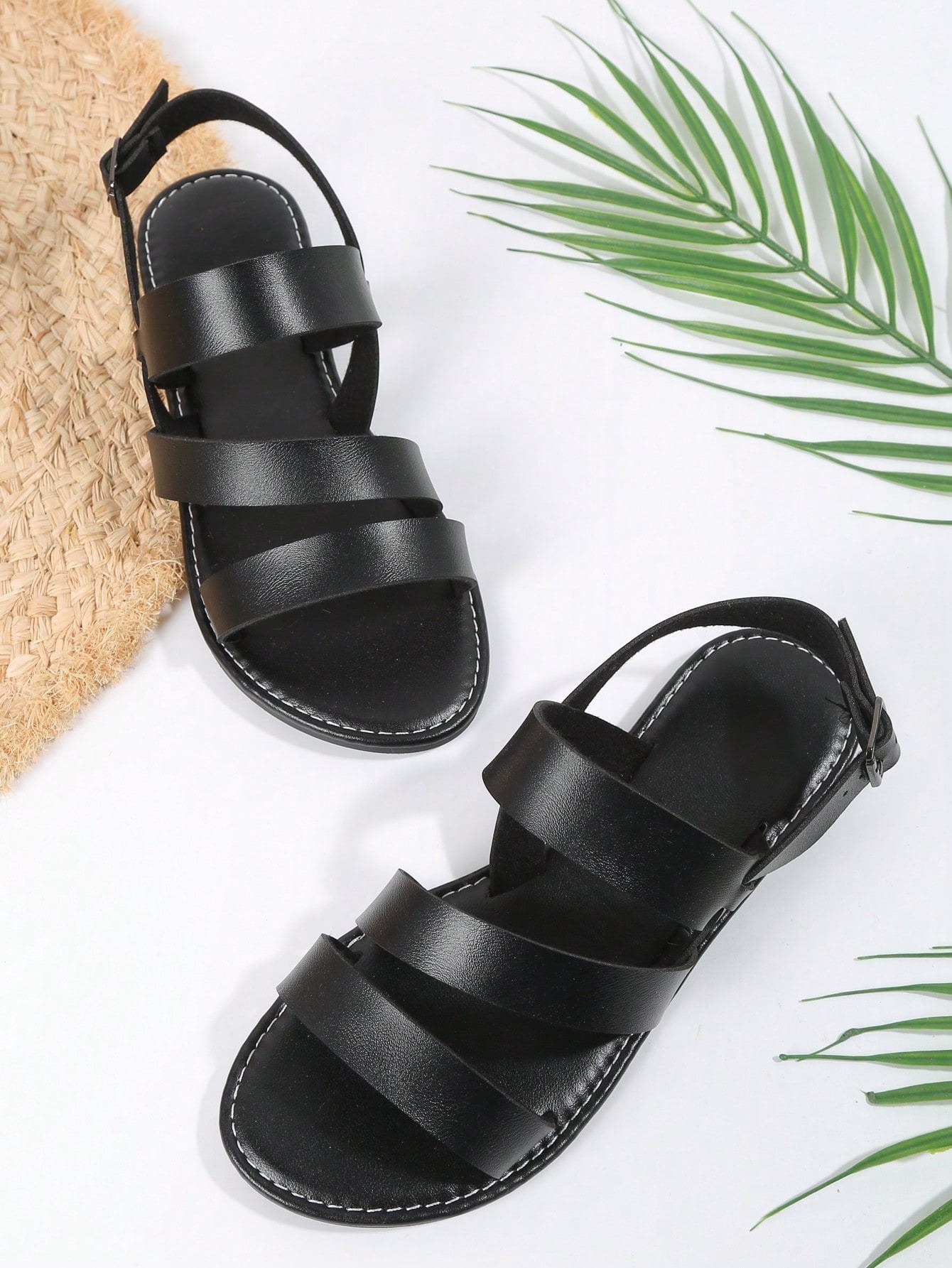 1 Pair Black Flat Sandals For Teenagers And Kids, Solid Color PU Leather, 3 Adjustable Straps, Metal Buckle, Round Toe, TPR Non-Slip Sole, Casual Beach Style, Suitable For Children Above 8 Years, Summer (Shoes Run Small, Please Order One Size Up)