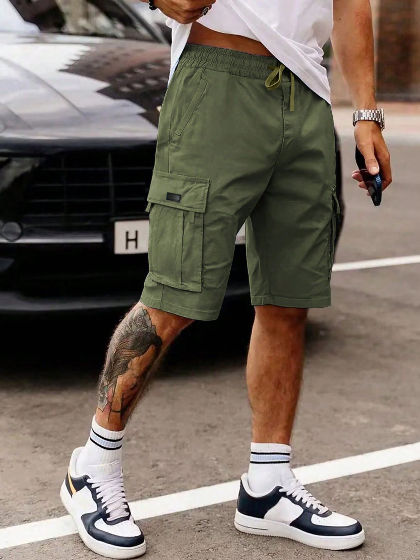 Men's Loose Fit Drawstring Waist Flip Pocket Cargo Shorts