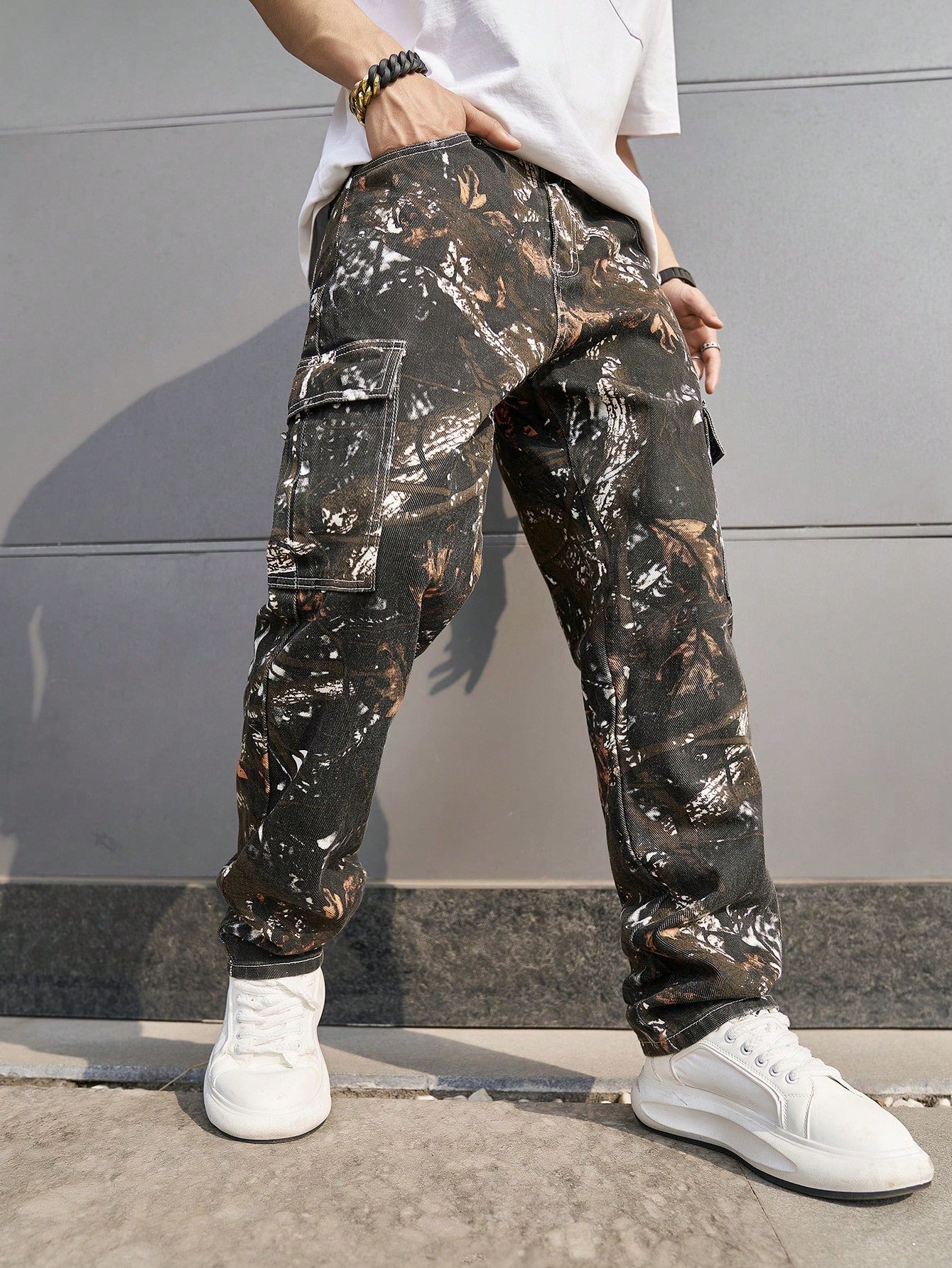 Men Allover Print Zipper Fly Cargo Jeans