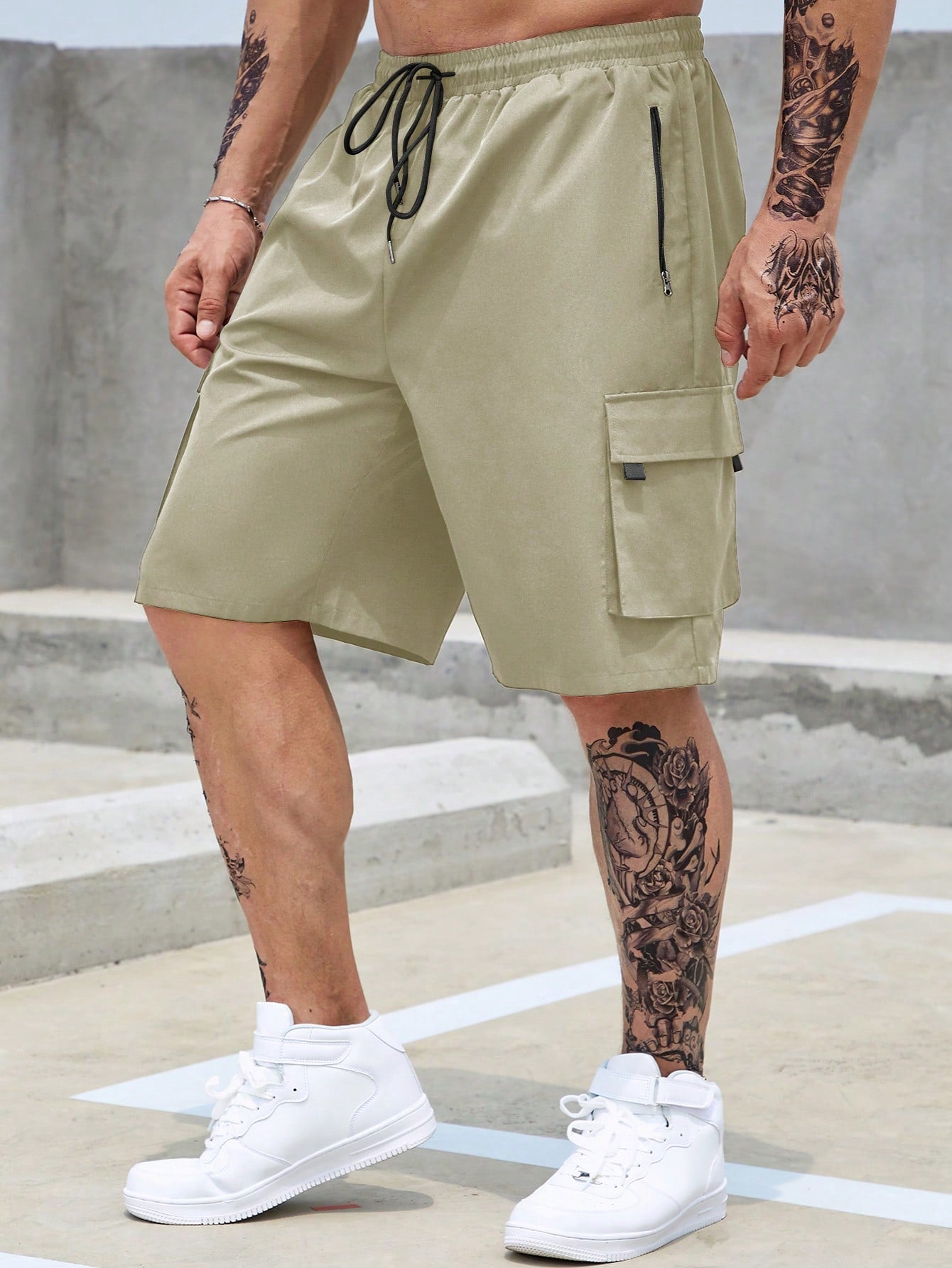 Men Plus Flap Pocket Side Drawstring Waist Cargo Shorts