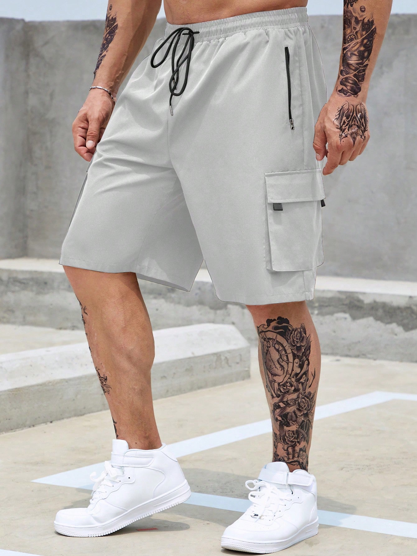 Men Plus Flap Pocket Side Drawstring Waist Cargo Shorts