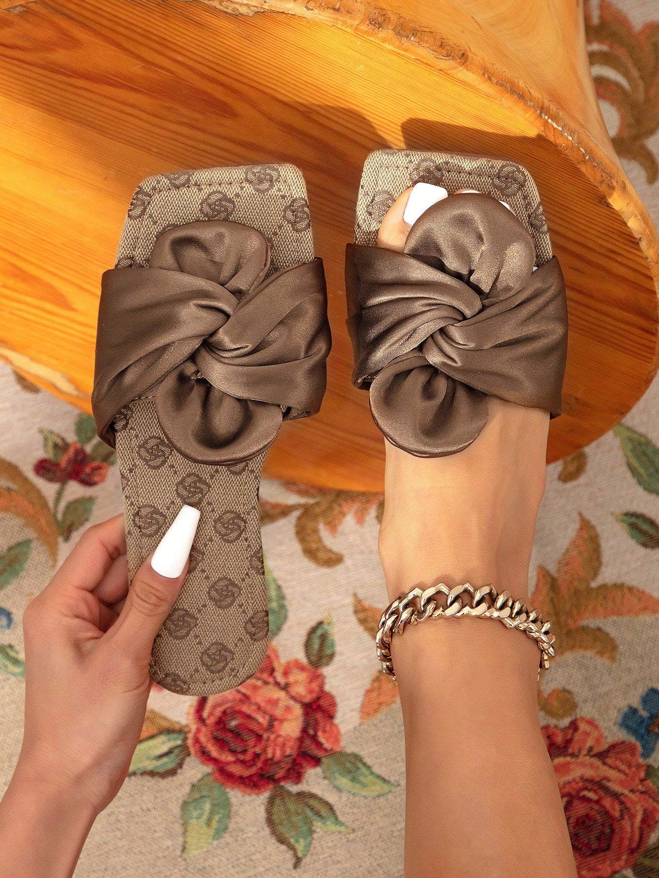 Women's Flat Slippers, Champagne-Color Fashionable & Comfortable Sandals, Ladies' Casual Bow-Tied Flat Sandals For Holiday, Elegant Minimalist Style