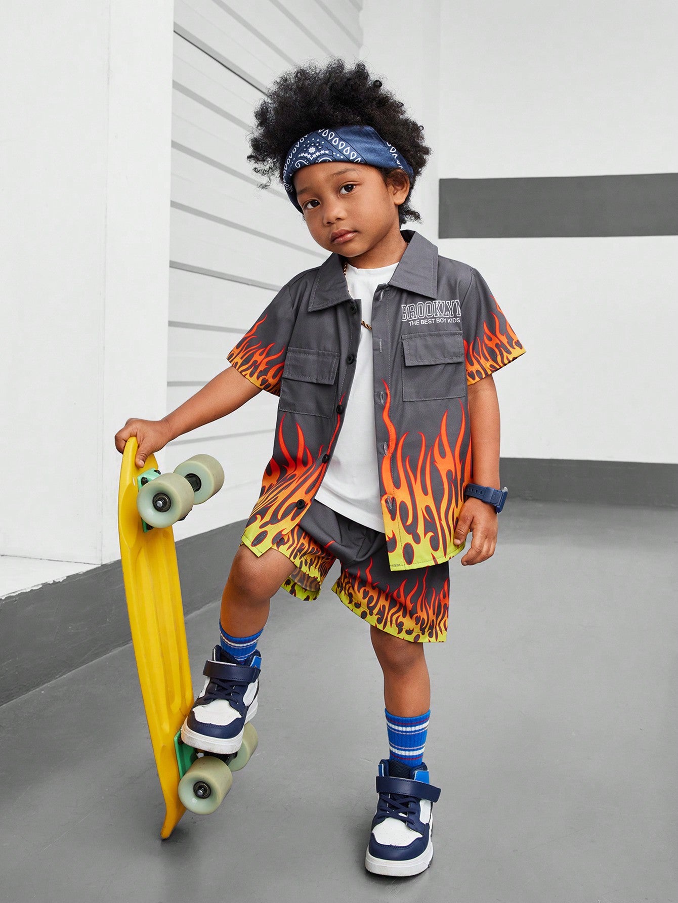 2pcs/Set Stylish Flame Print Short-Sleeved Shirt And Shorts For Young Boy , Summer