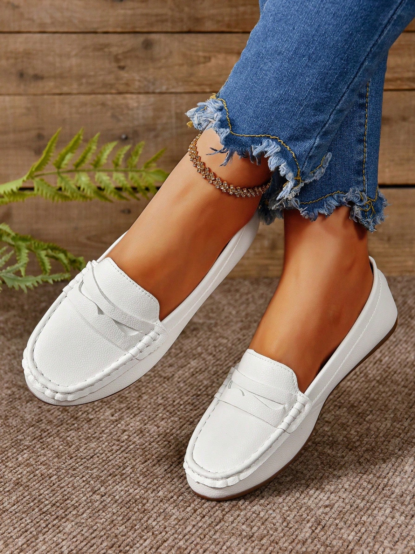 Teenagers' Round Toe Slip-On Flat Shoes