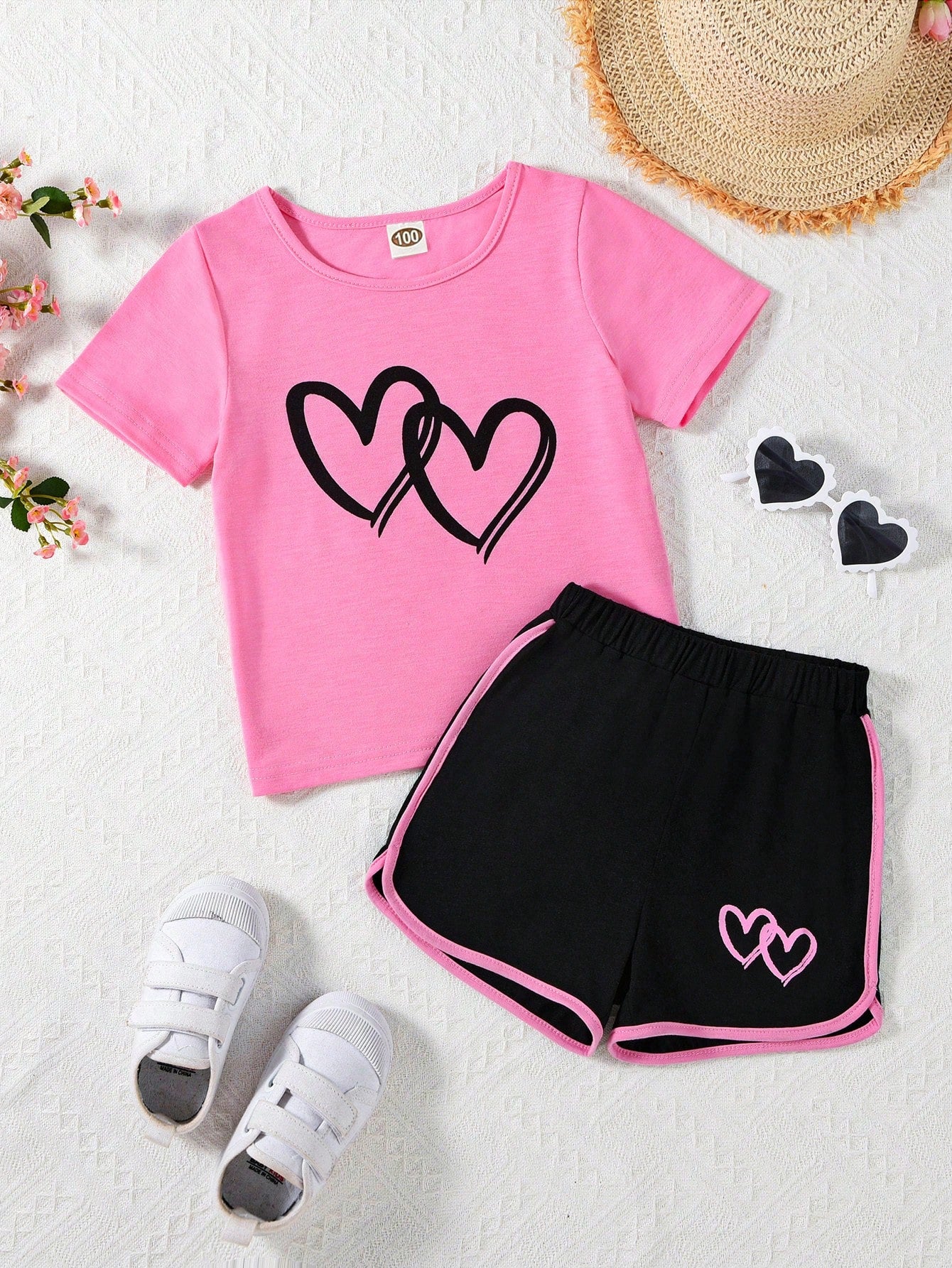 Young Girl Dopamine Heart Print Casual Short Sleeve T-Shirt And Color-Block Hem Shorts Set For Mother Day, Summer