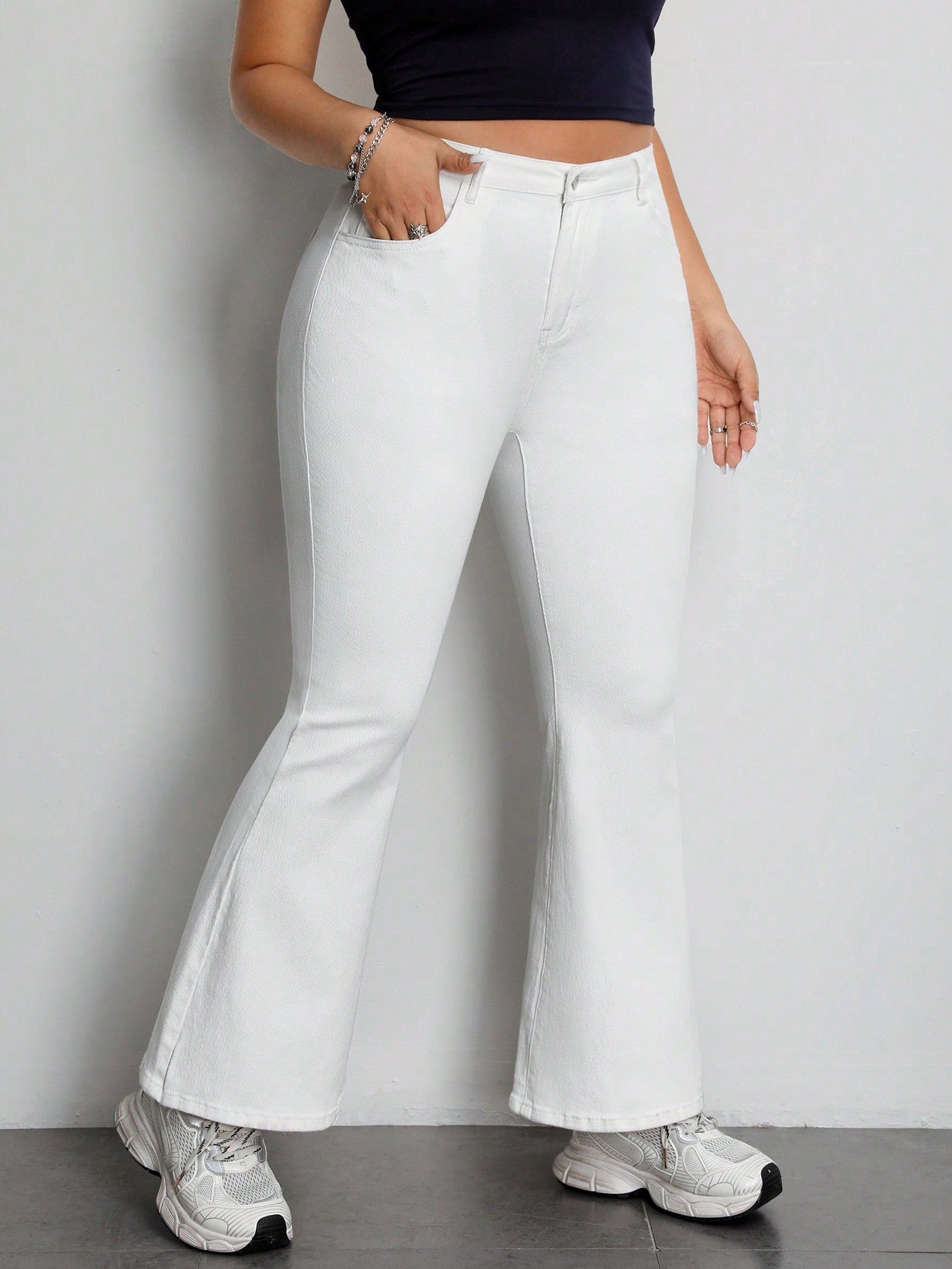 Plus Size Washed Flared Jeans