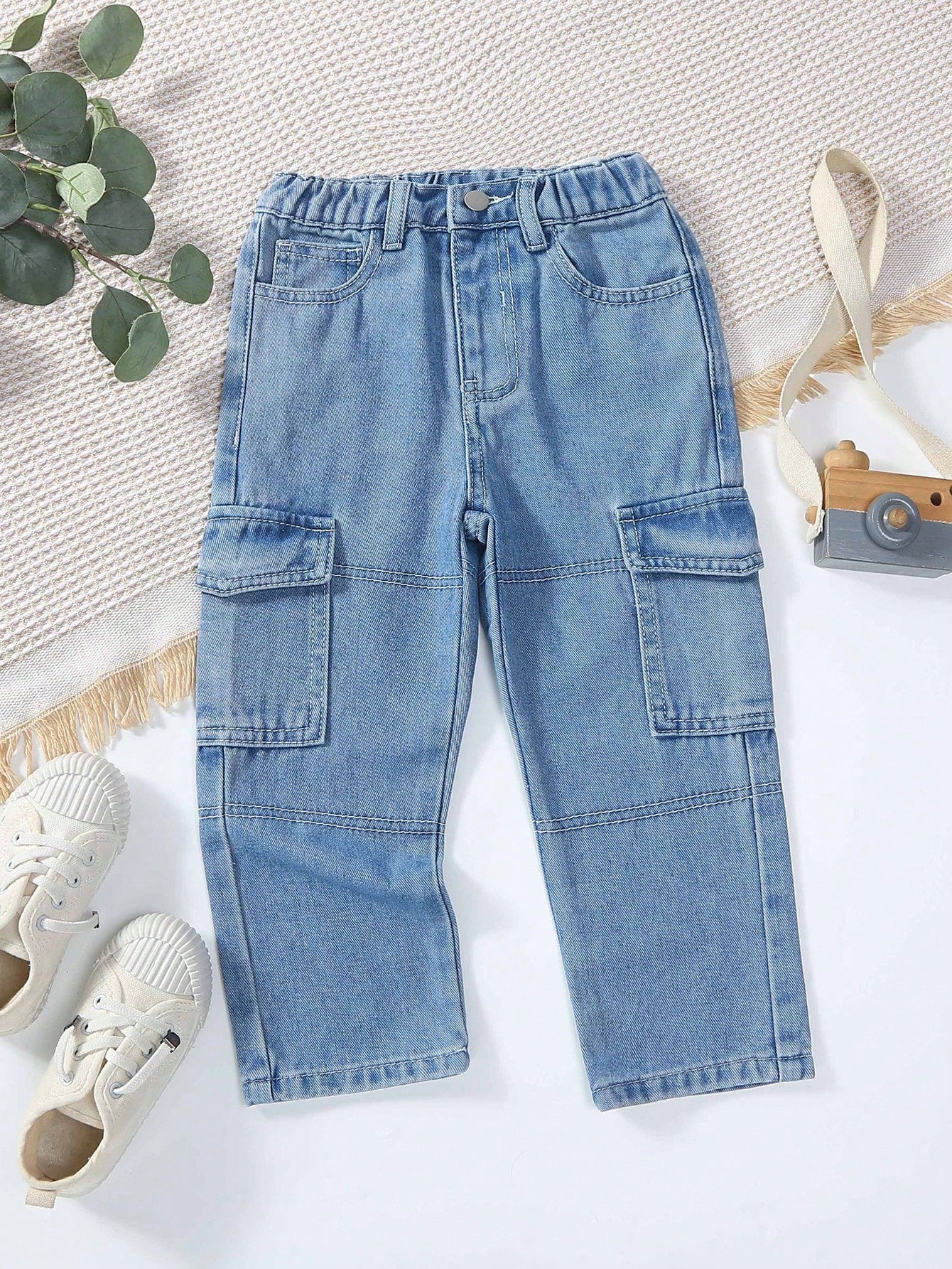 Kids Young Girl Modern Street-Style Loose-Fit Workwear Straight-Leg Jeans With Color-Blocking Design, Elastic Waist, Large Pockets And White Seam Details, Perfect All-Year-Round Versatile Daily Fashion Item