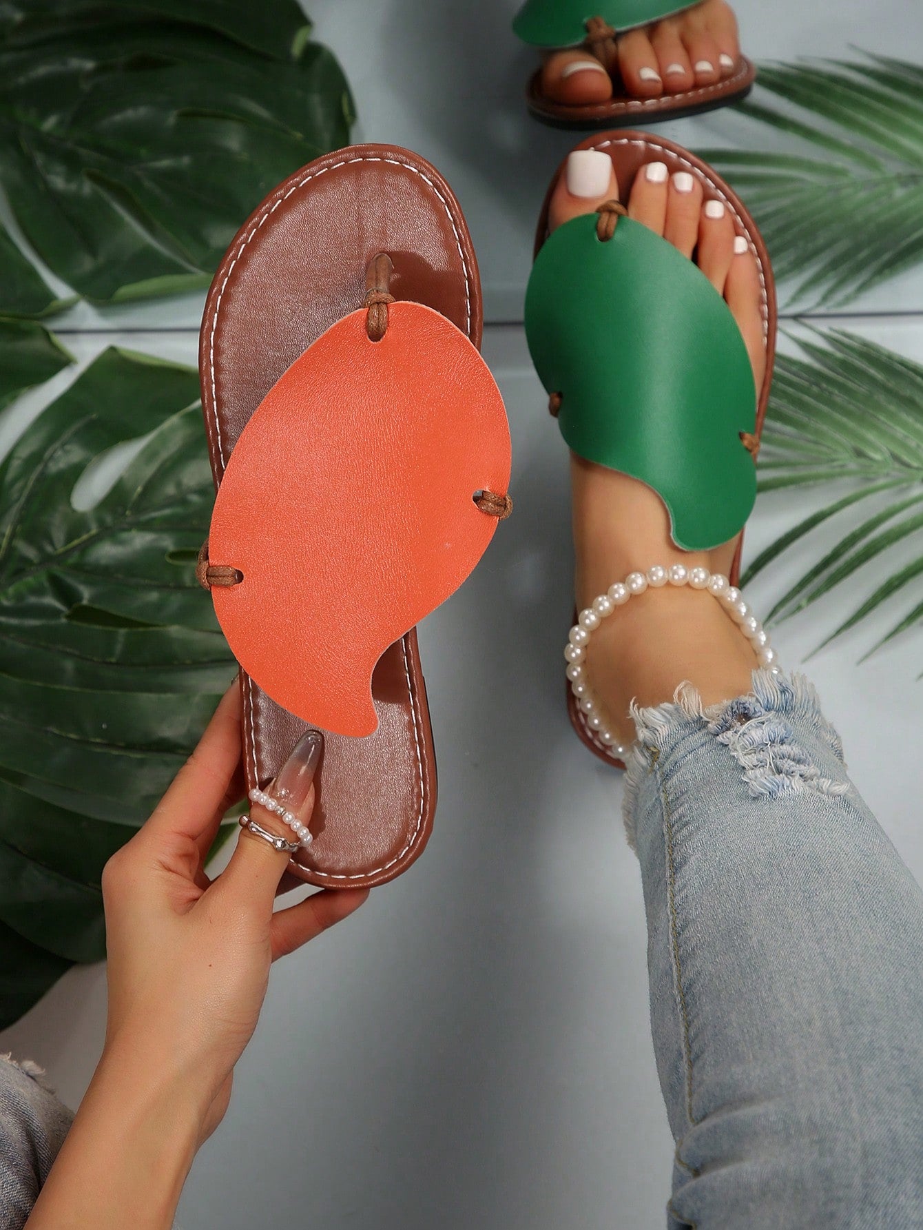 2024 Summer New Arrival Two Tone Mango Fruit Shaped Women's Outdoor Slip-On Flat Sandals