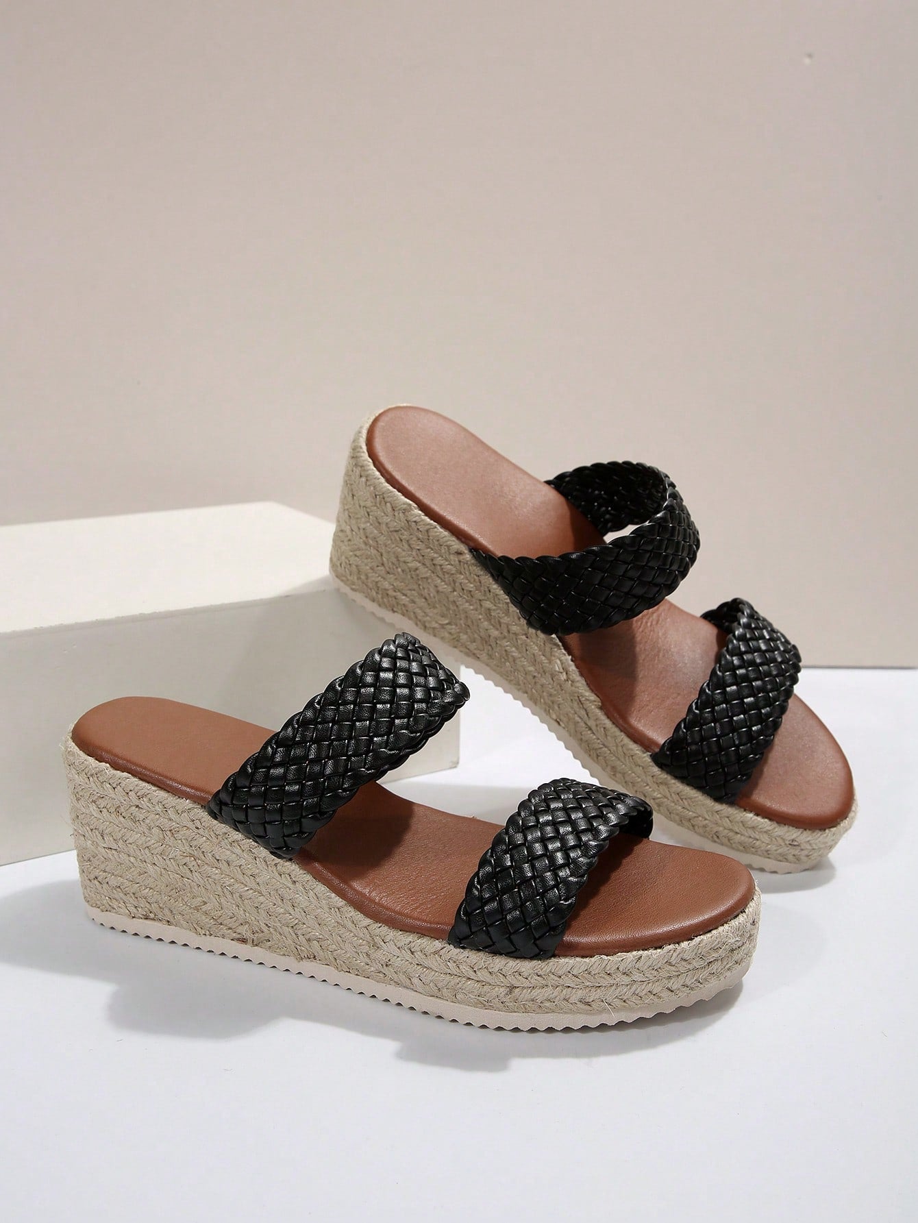 Women's Fashionable Casual Versatile Comfortable Wedge Thick Bottom Woven Rope Summer Sandals